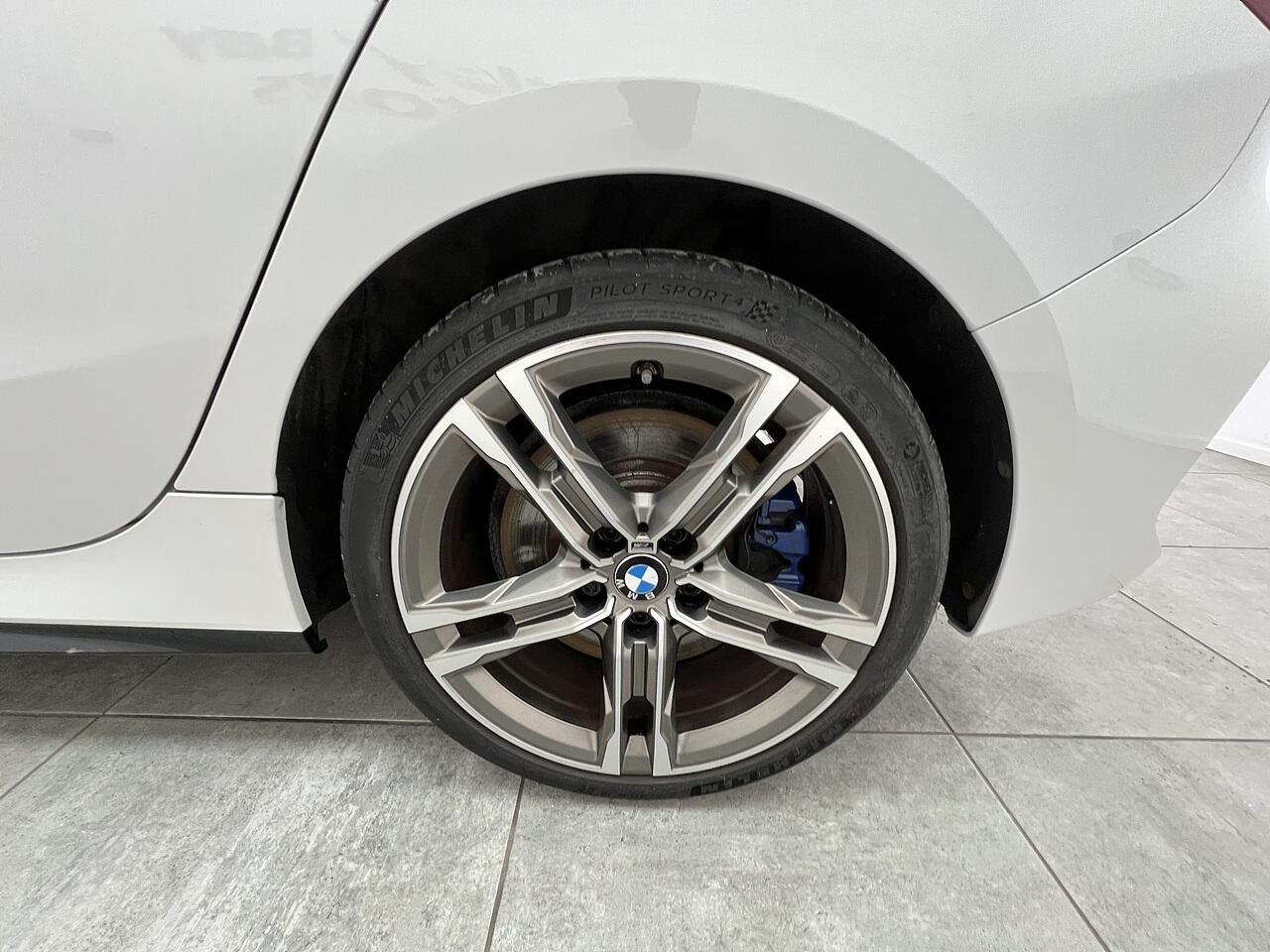 BMW 1 Series view 20