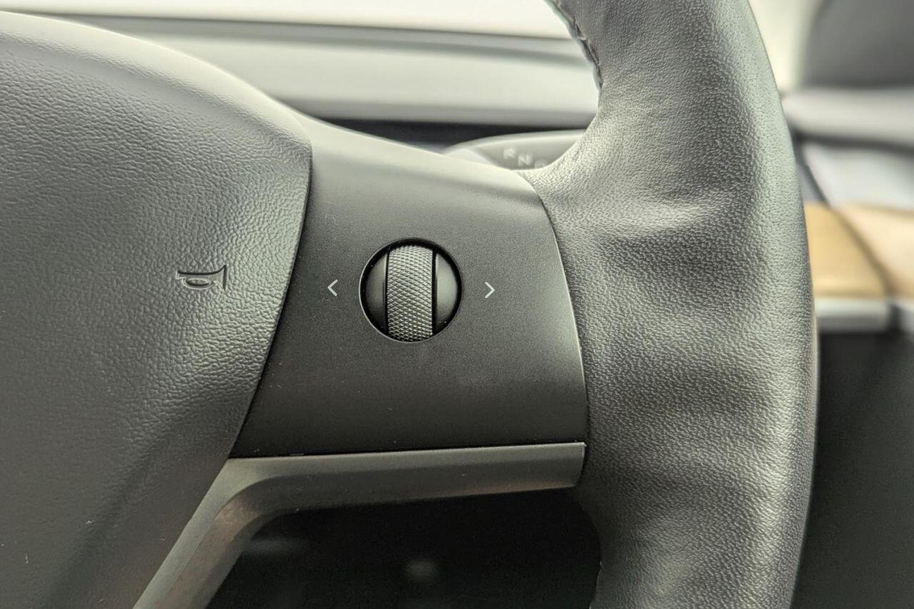 Tesla Model 3 view 35