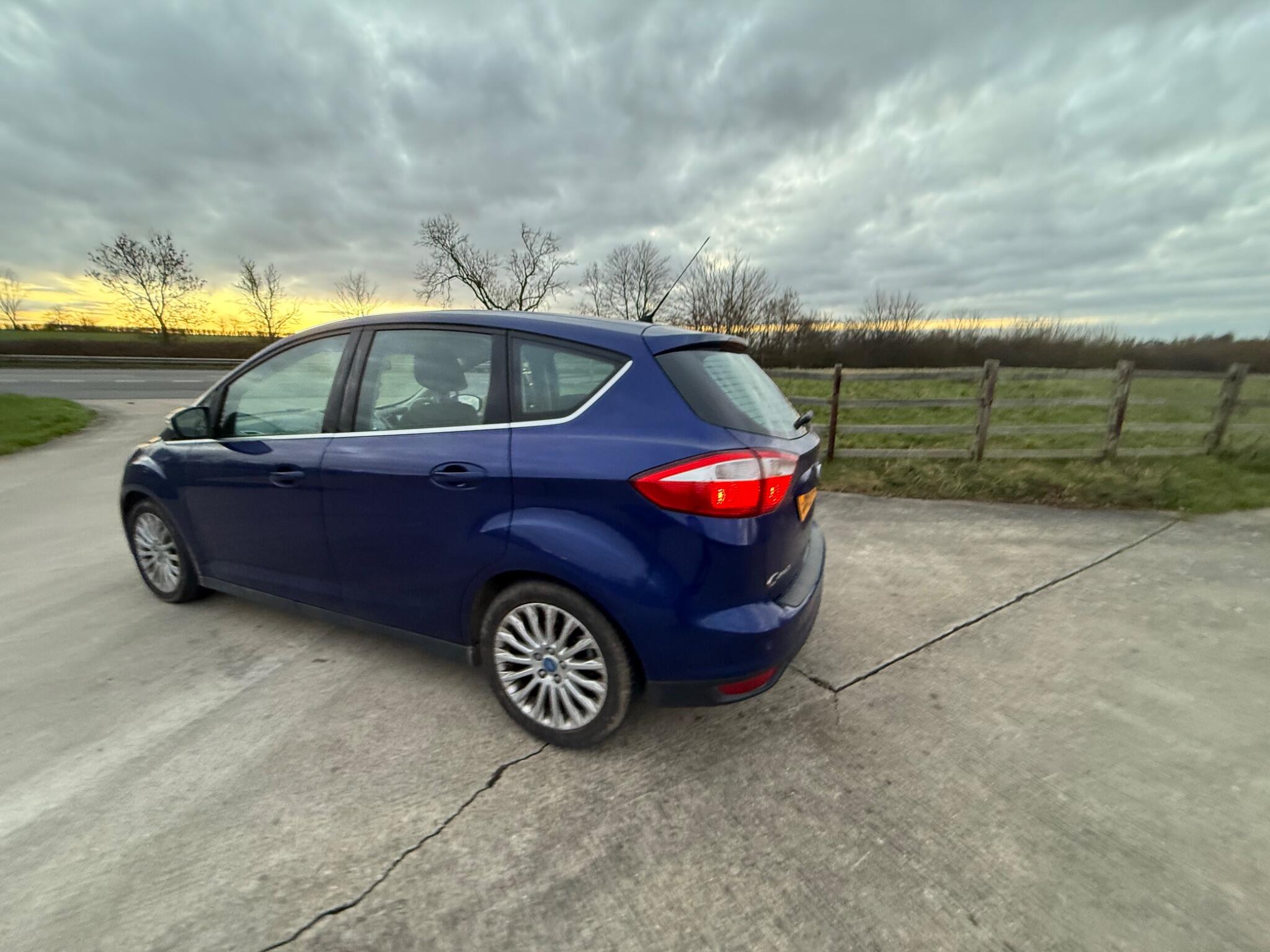 Ford C-Max 1.6 TDCi Titanium Euro 5 5dr — photo 13 of 104