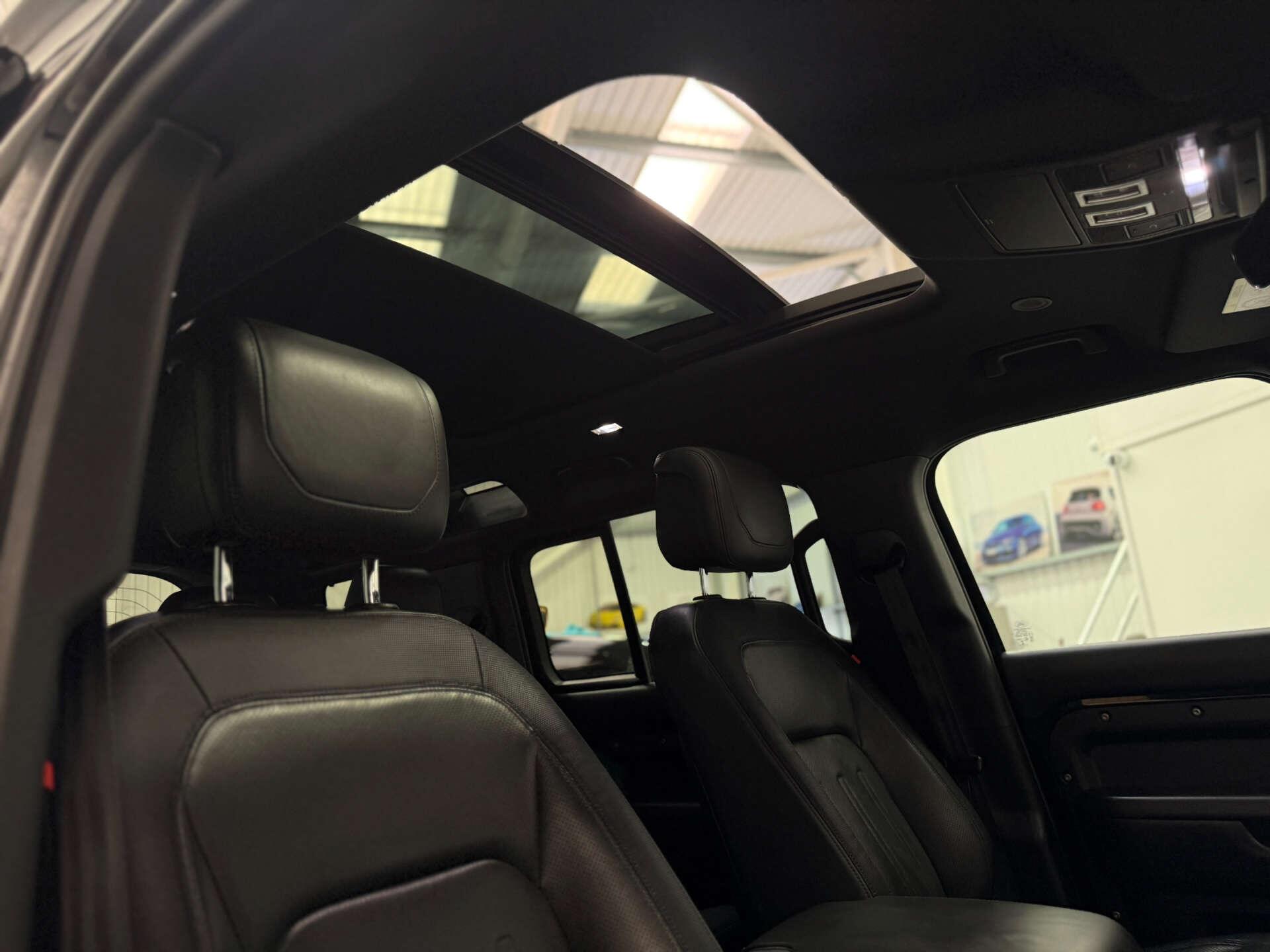 Land Rover Defender view 22