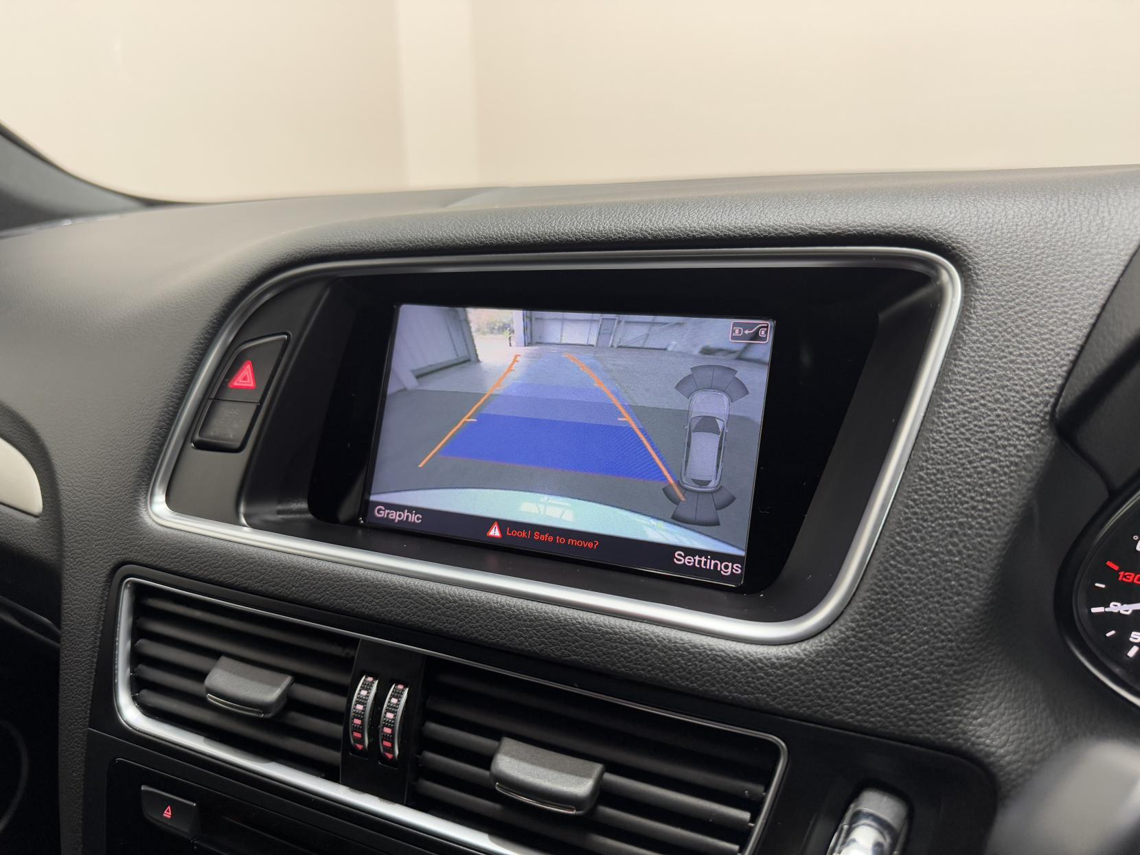 Audi SQ5 view 27