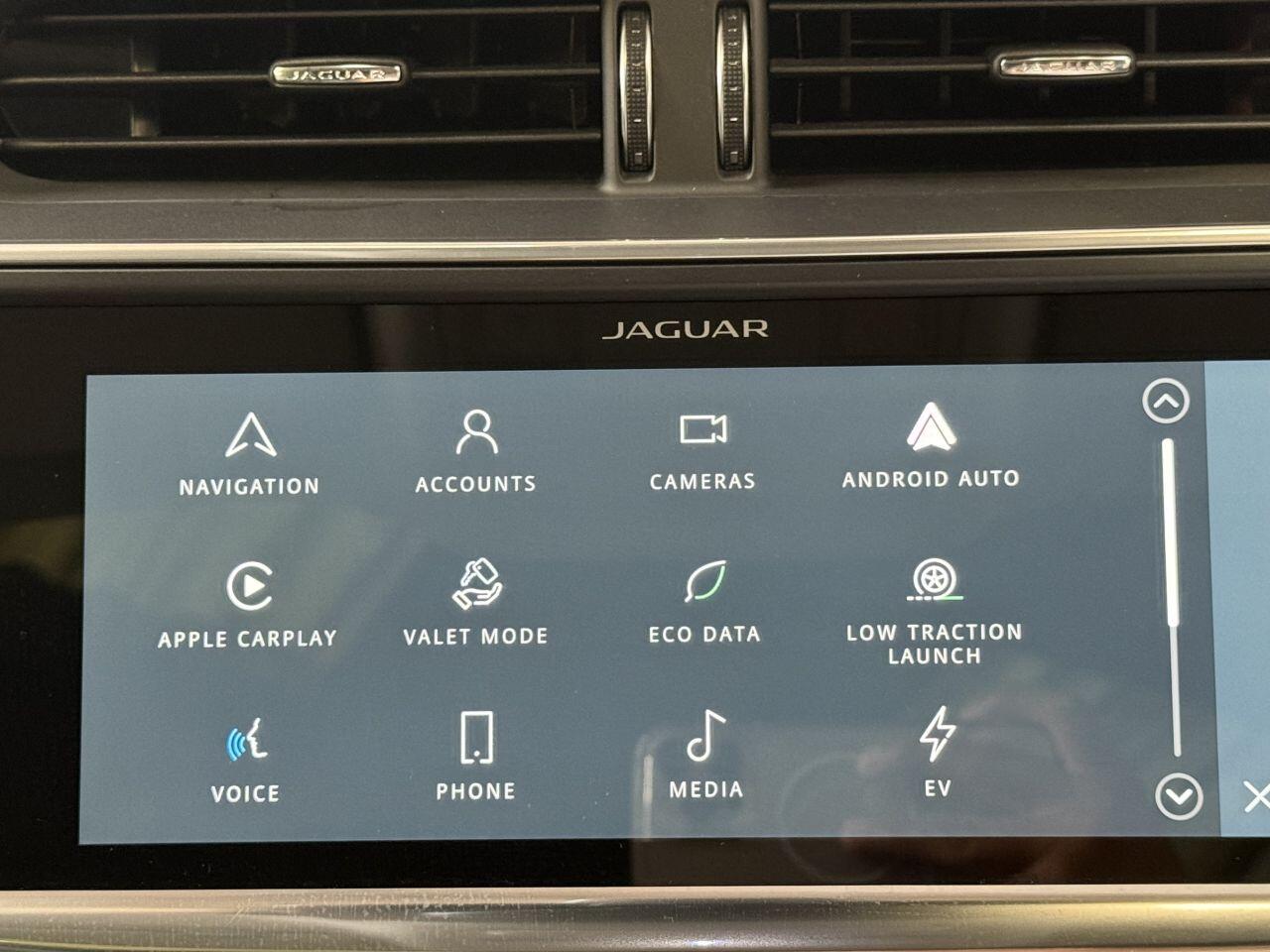 Jaguar I-Pace view 54