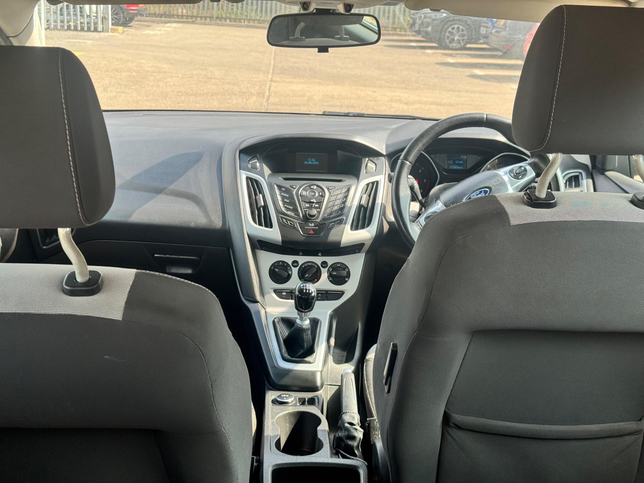 Ford Focus view 33