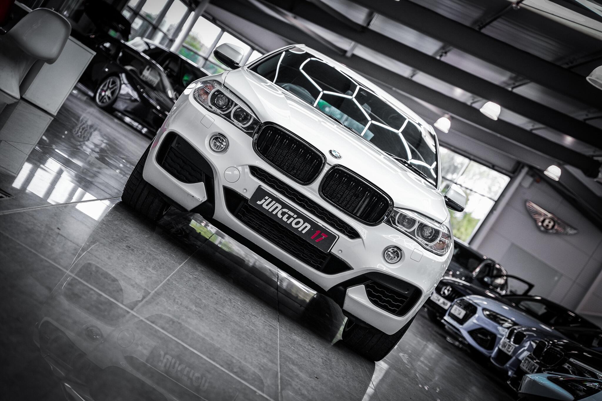 BMW X6 view 5