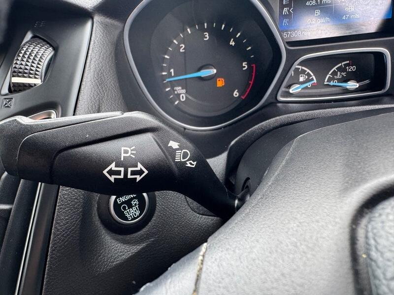 Ford Focus view 39