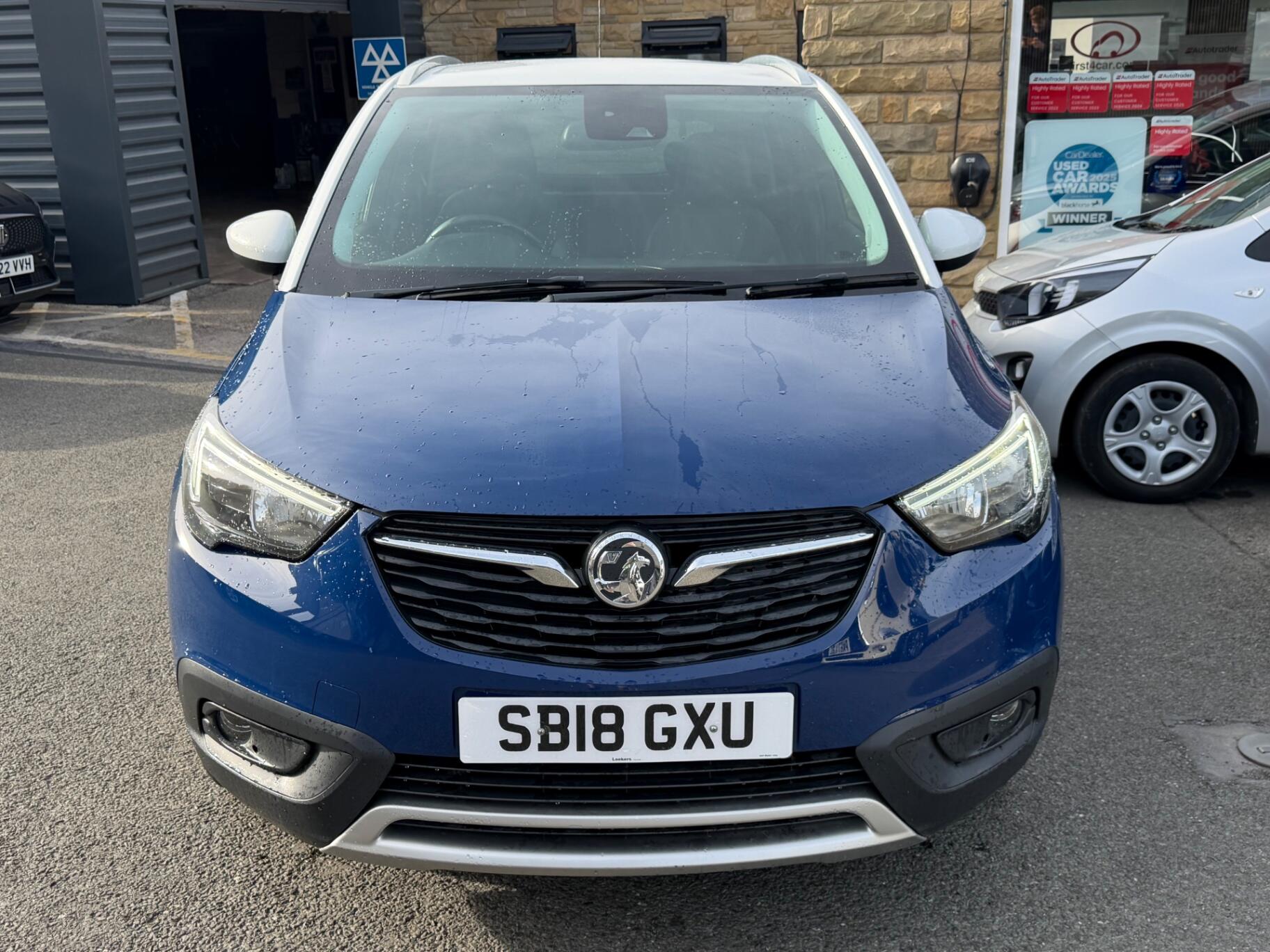 Vauxhall Crossland X view 3