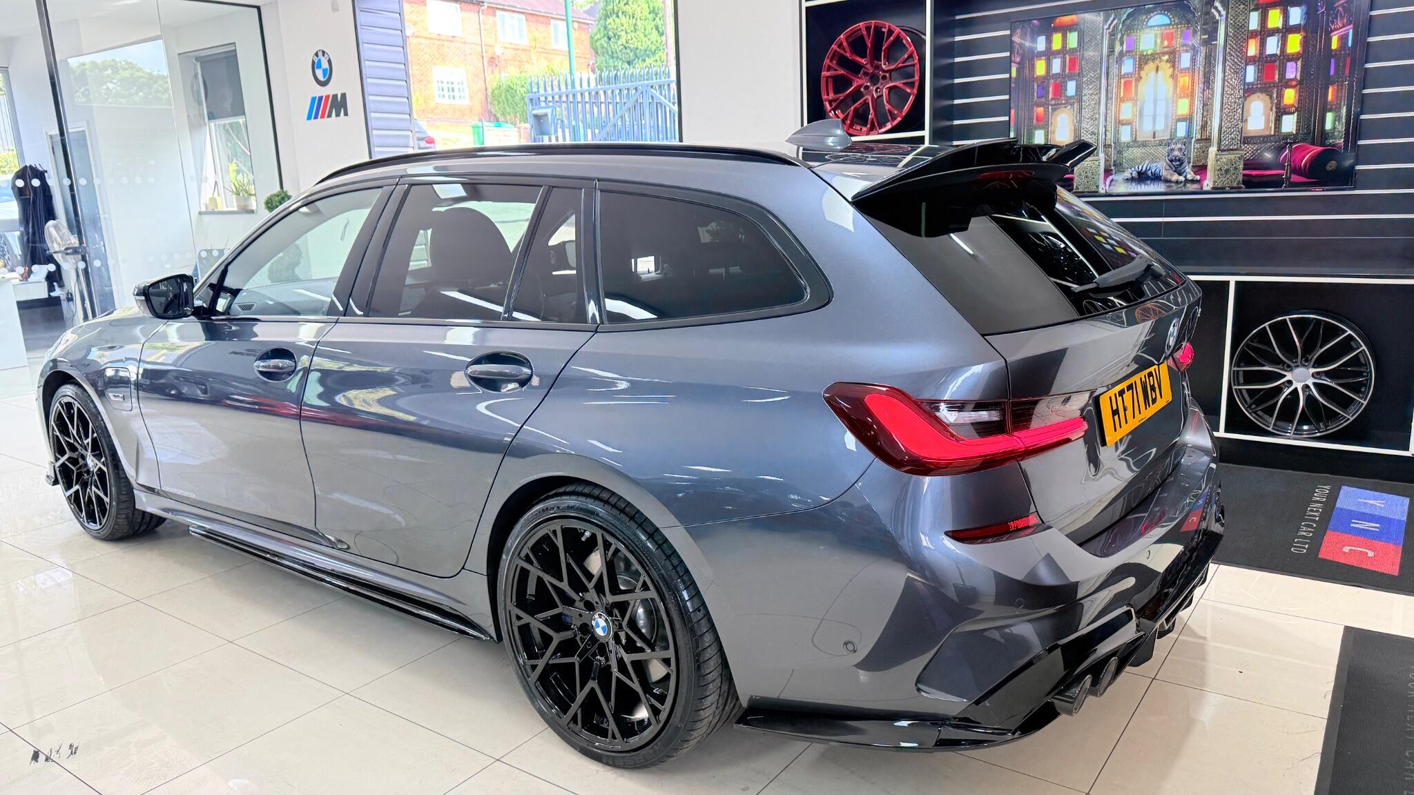 BMW 3 Series view 5