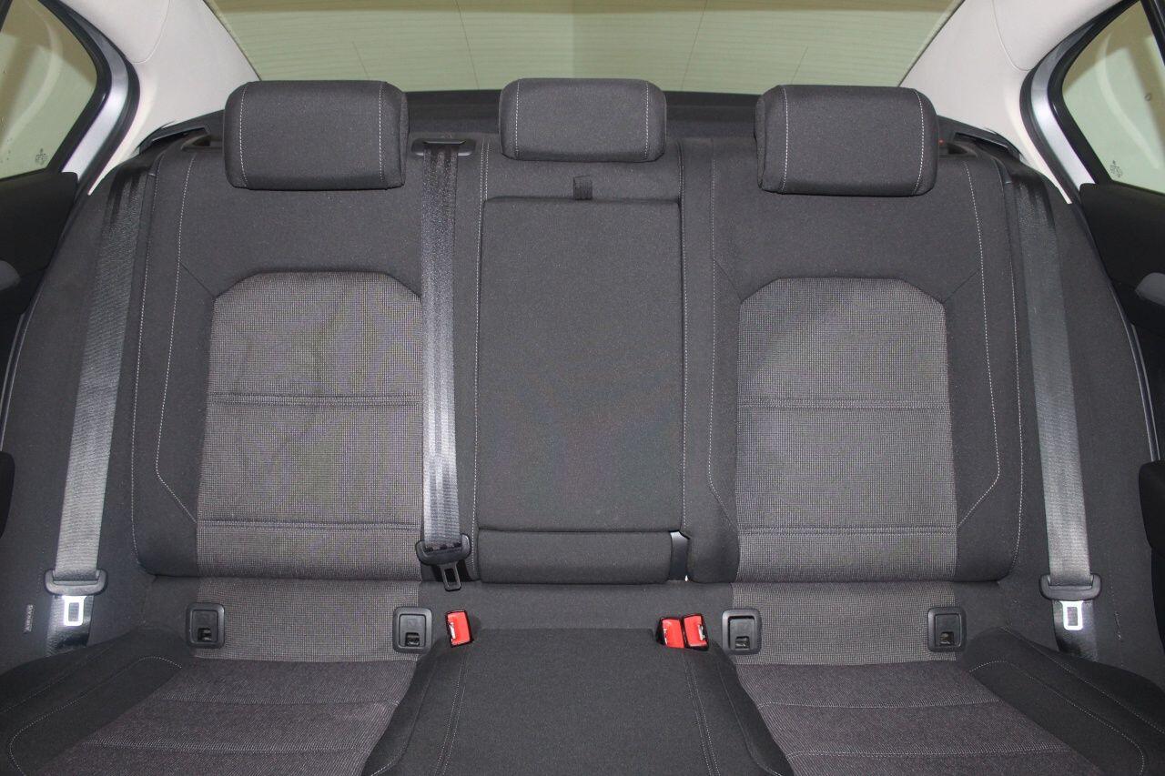 Volkswagen Passat view 57