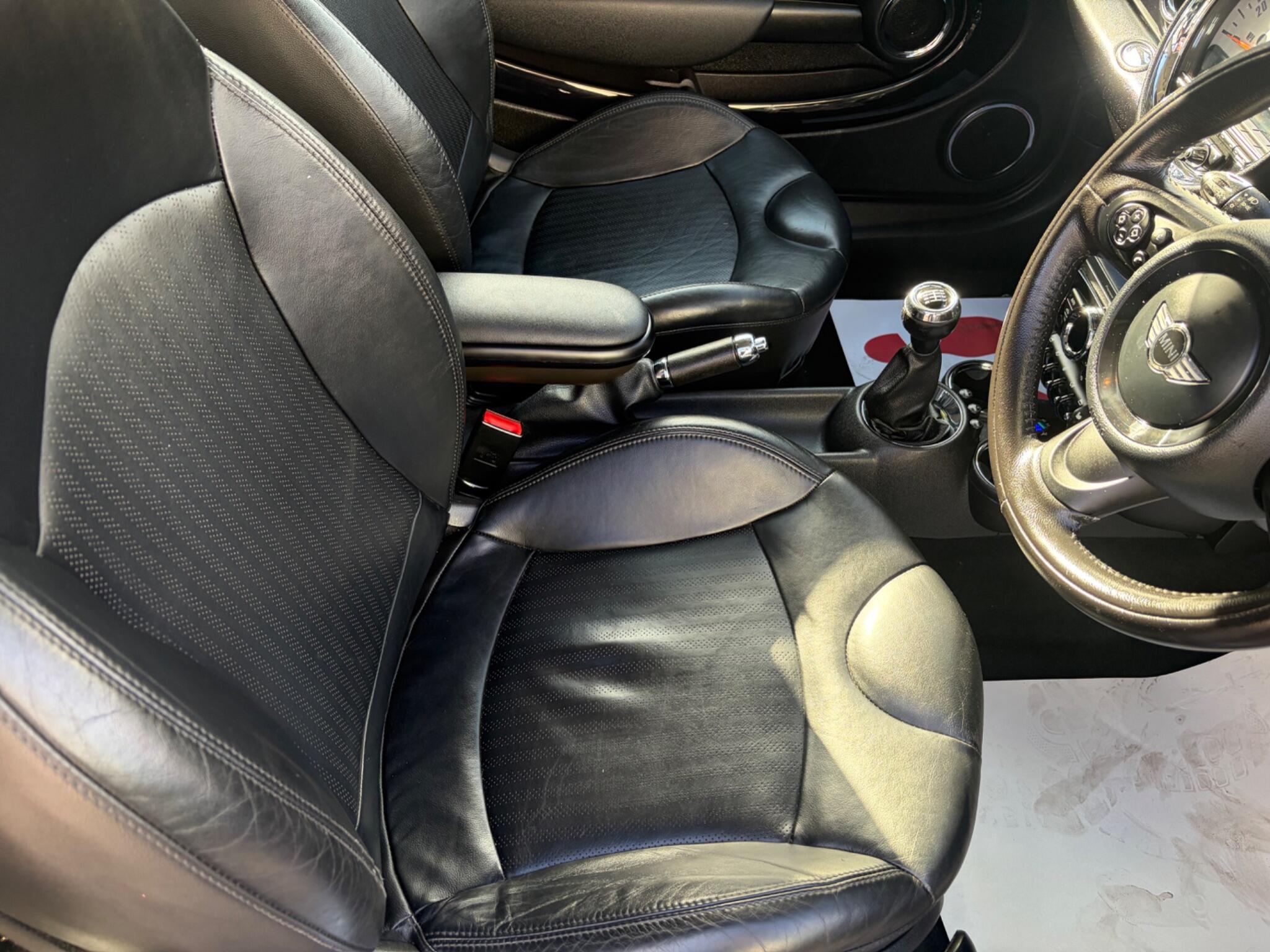 Mini Hatch view 37