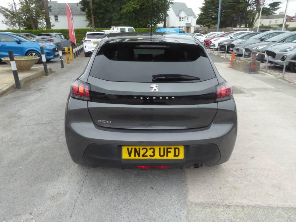 Peugeot 208 view 4