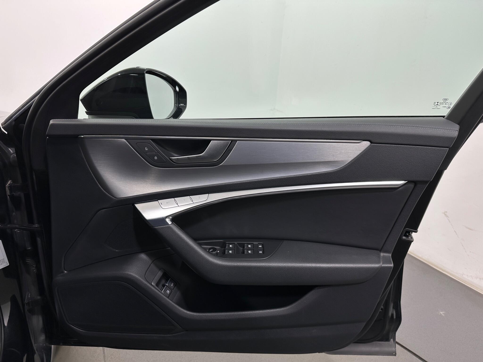 Audi A6 Saloon view 34