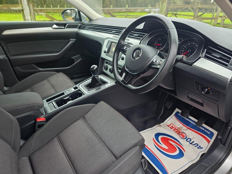 2015 Volkswagen Passat image 17