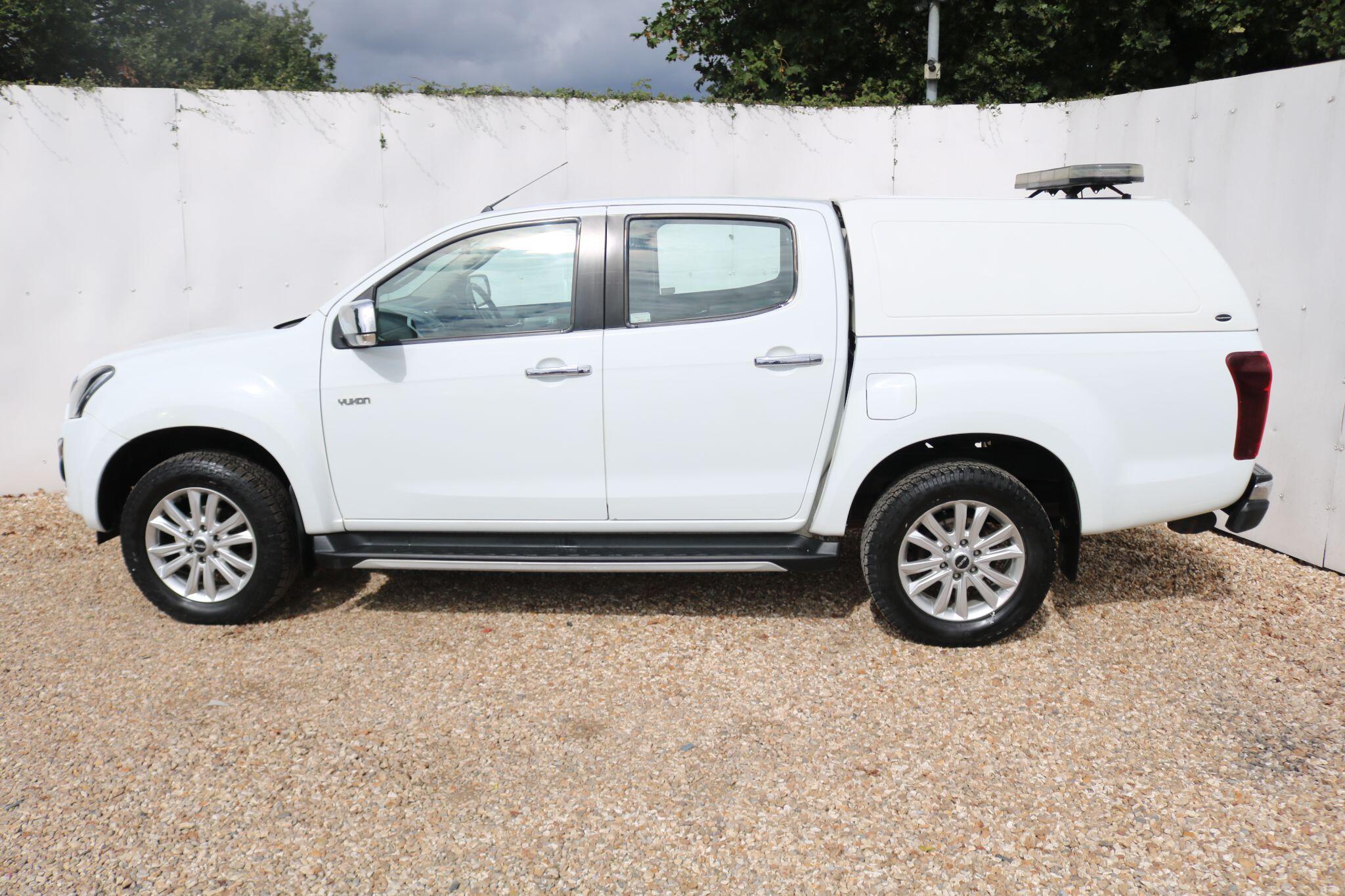 Isuzu D-Max view 5