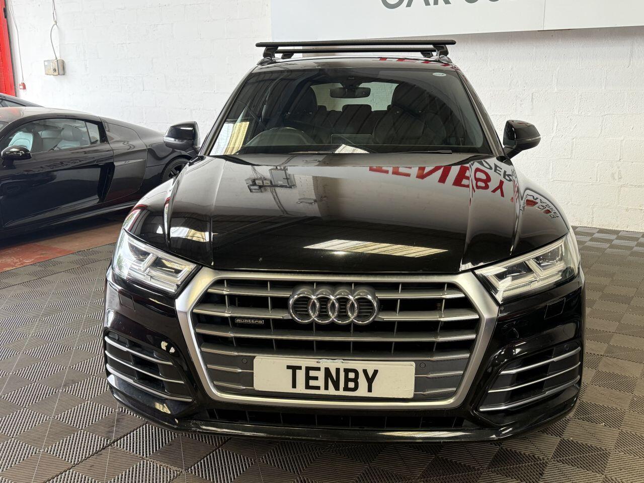 Audi Q5 view 3