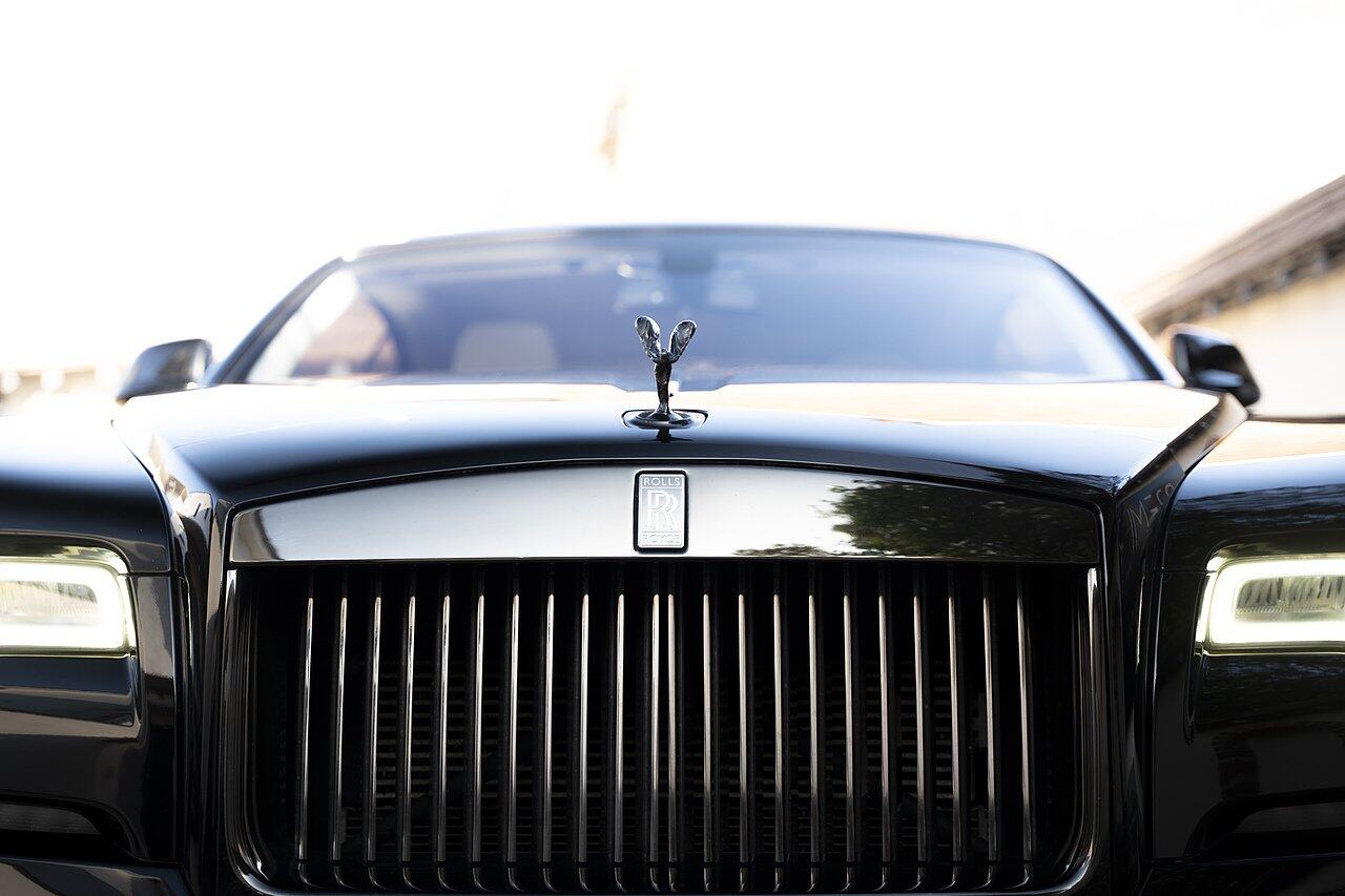 Rolls-Royce Wraith view 8