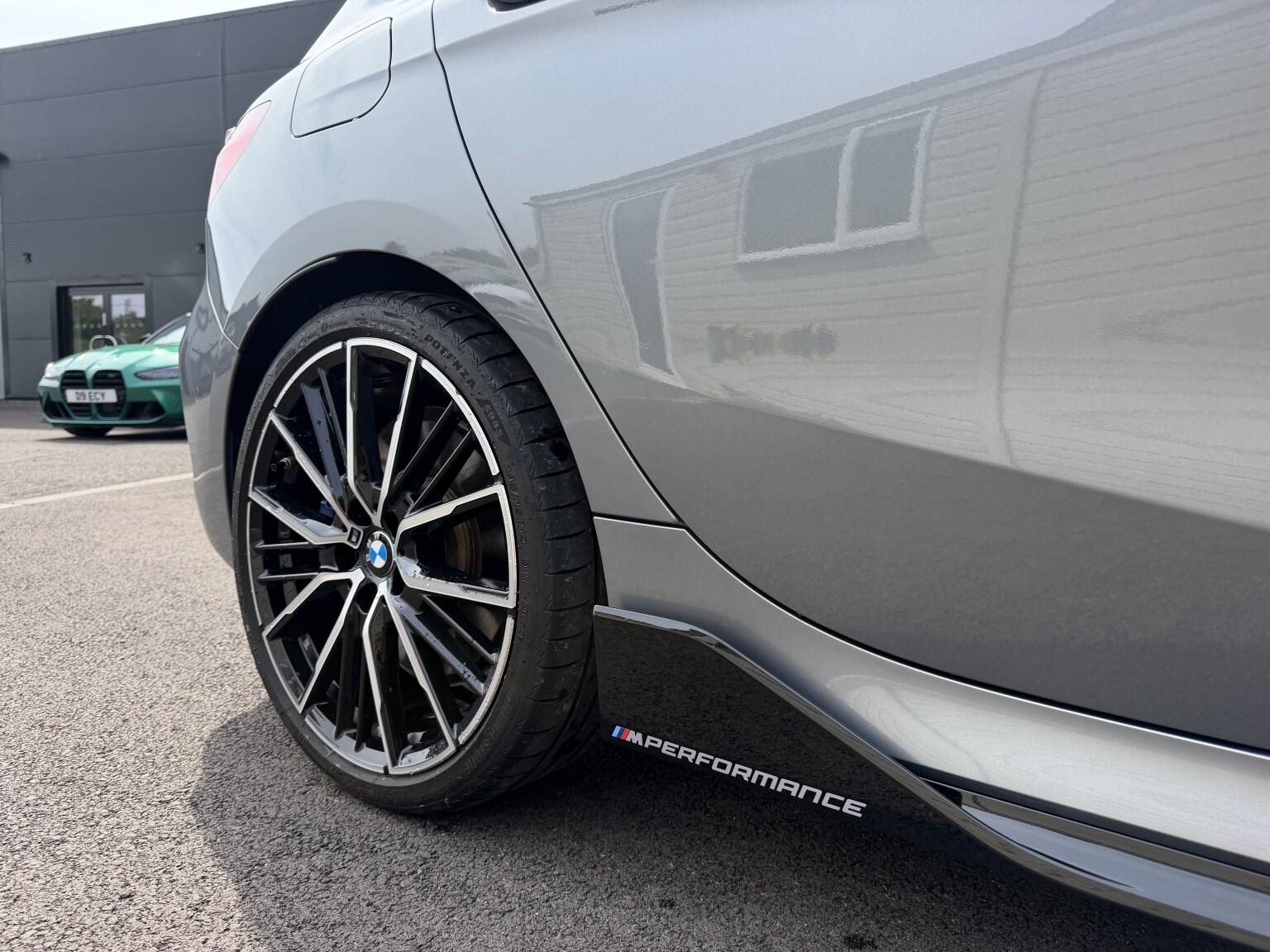 BMW 1 Series view 6