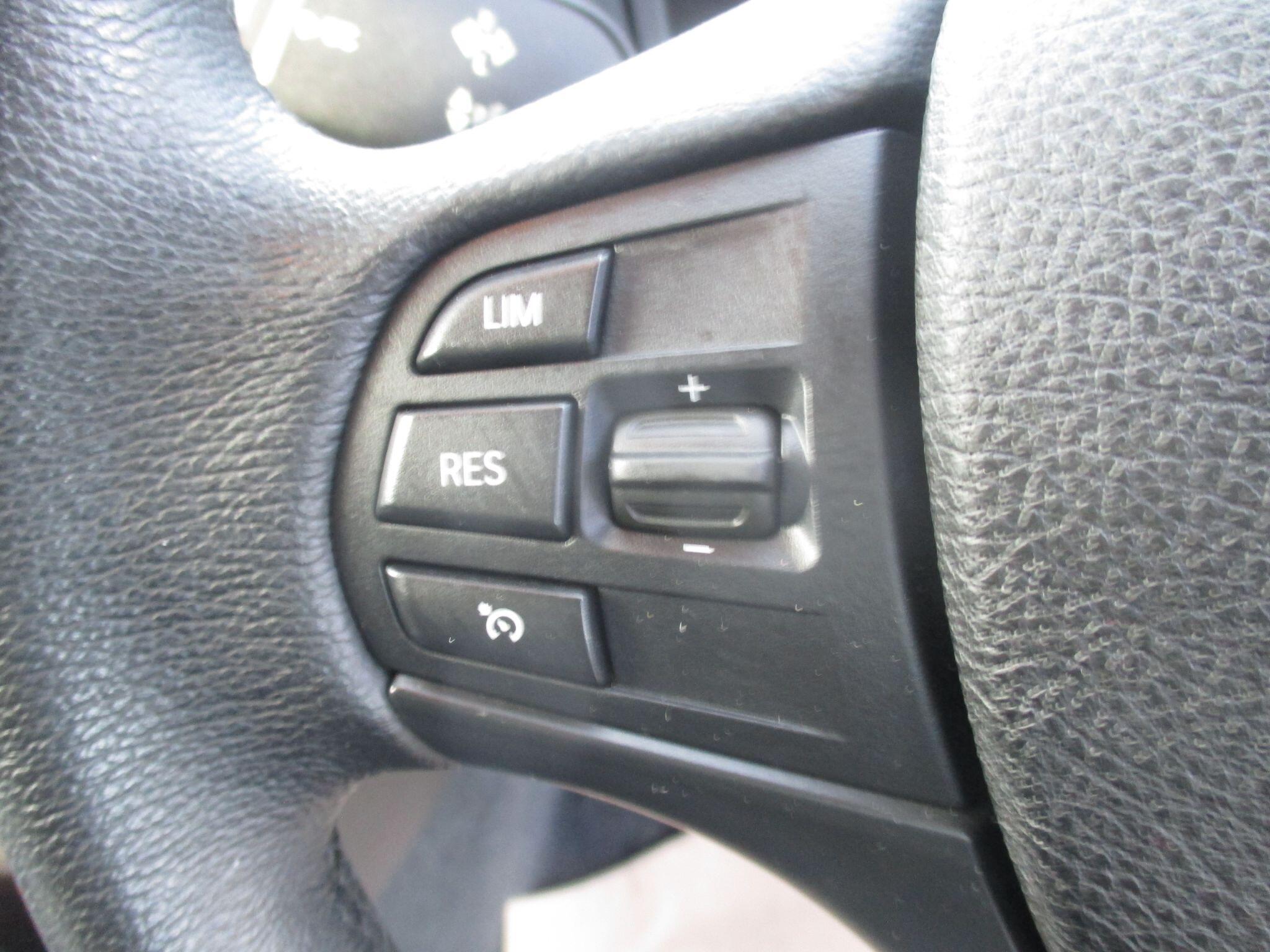 BMW 1 Series view 37