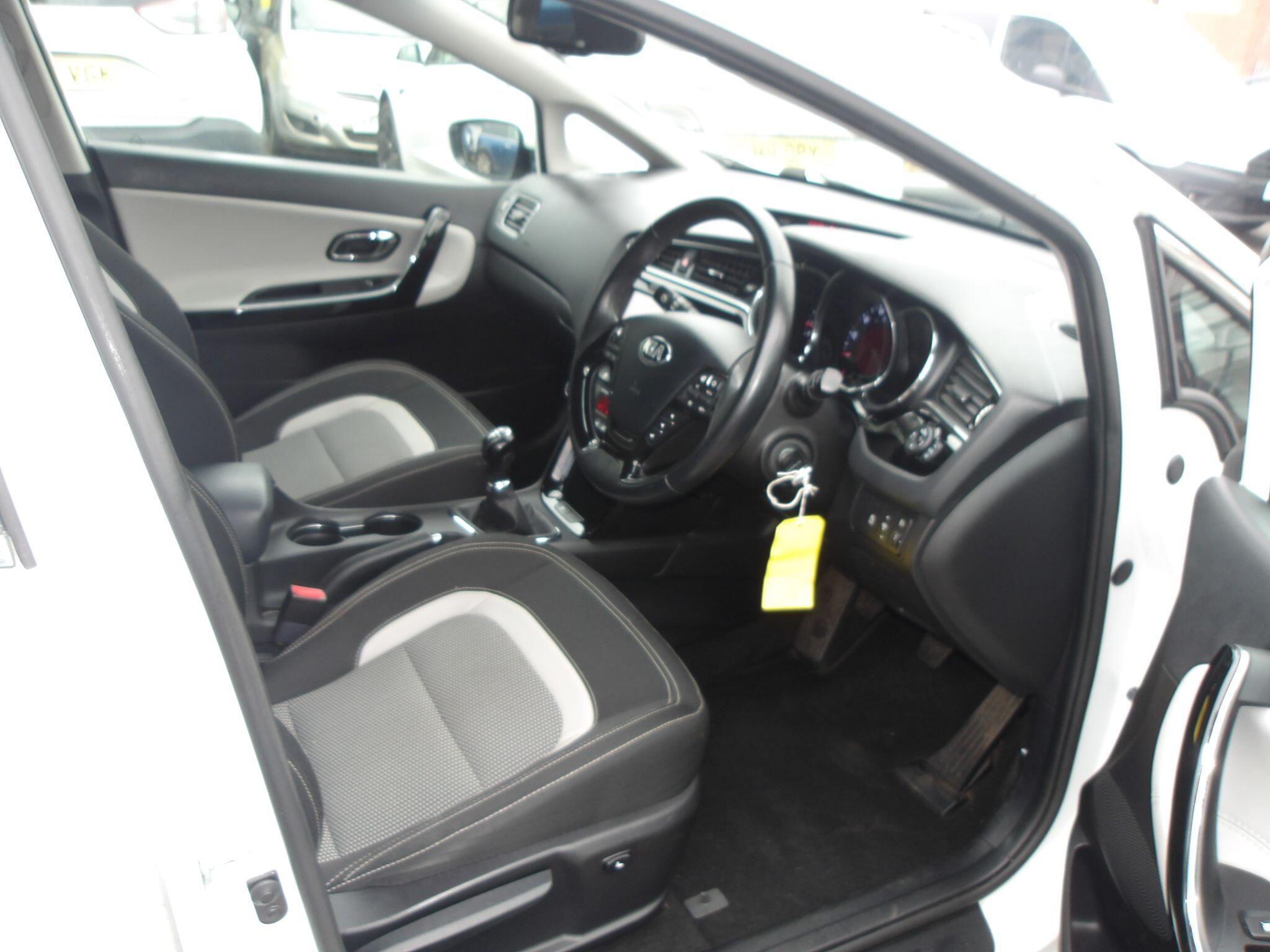 Kia Ceed view 8