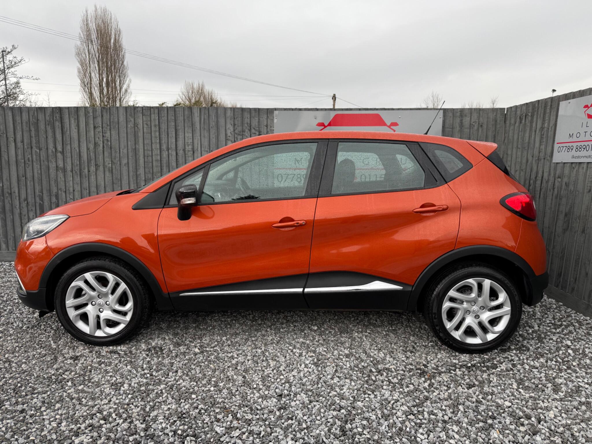 2015 Renault Captur 1.5 dCi ENERGY Dynamique Nav Euro 6 (s/s) 5dr • 90,890 miles image 4