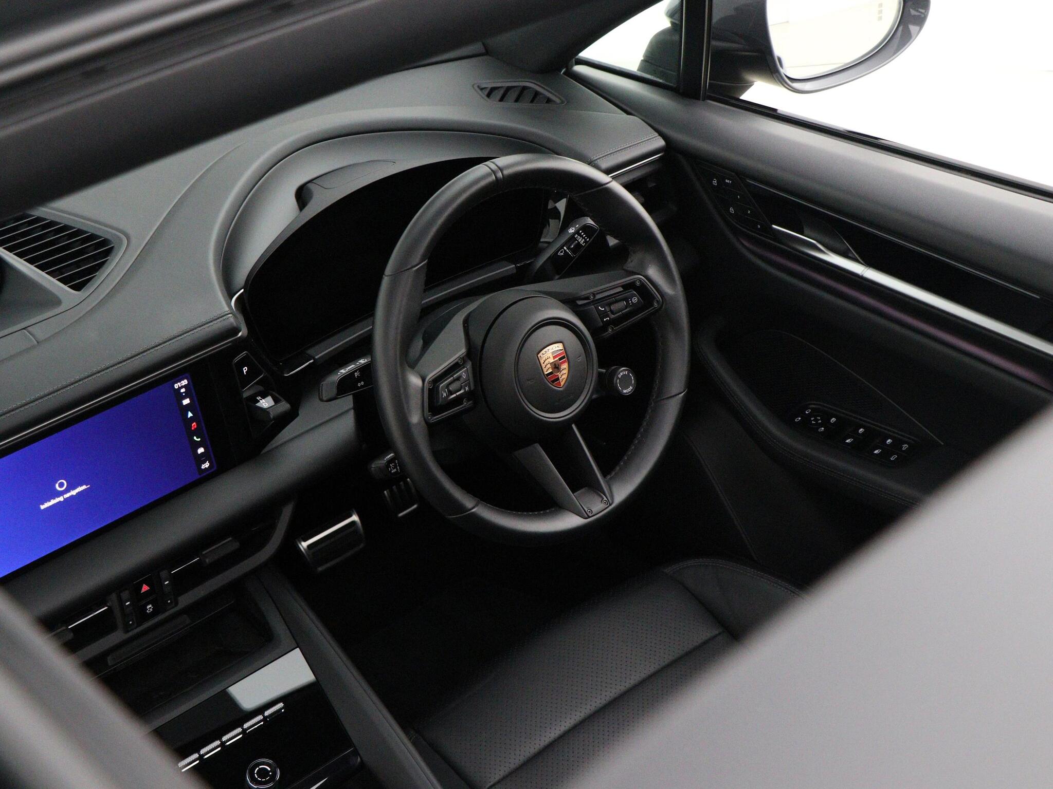 Porsche Macan view 26