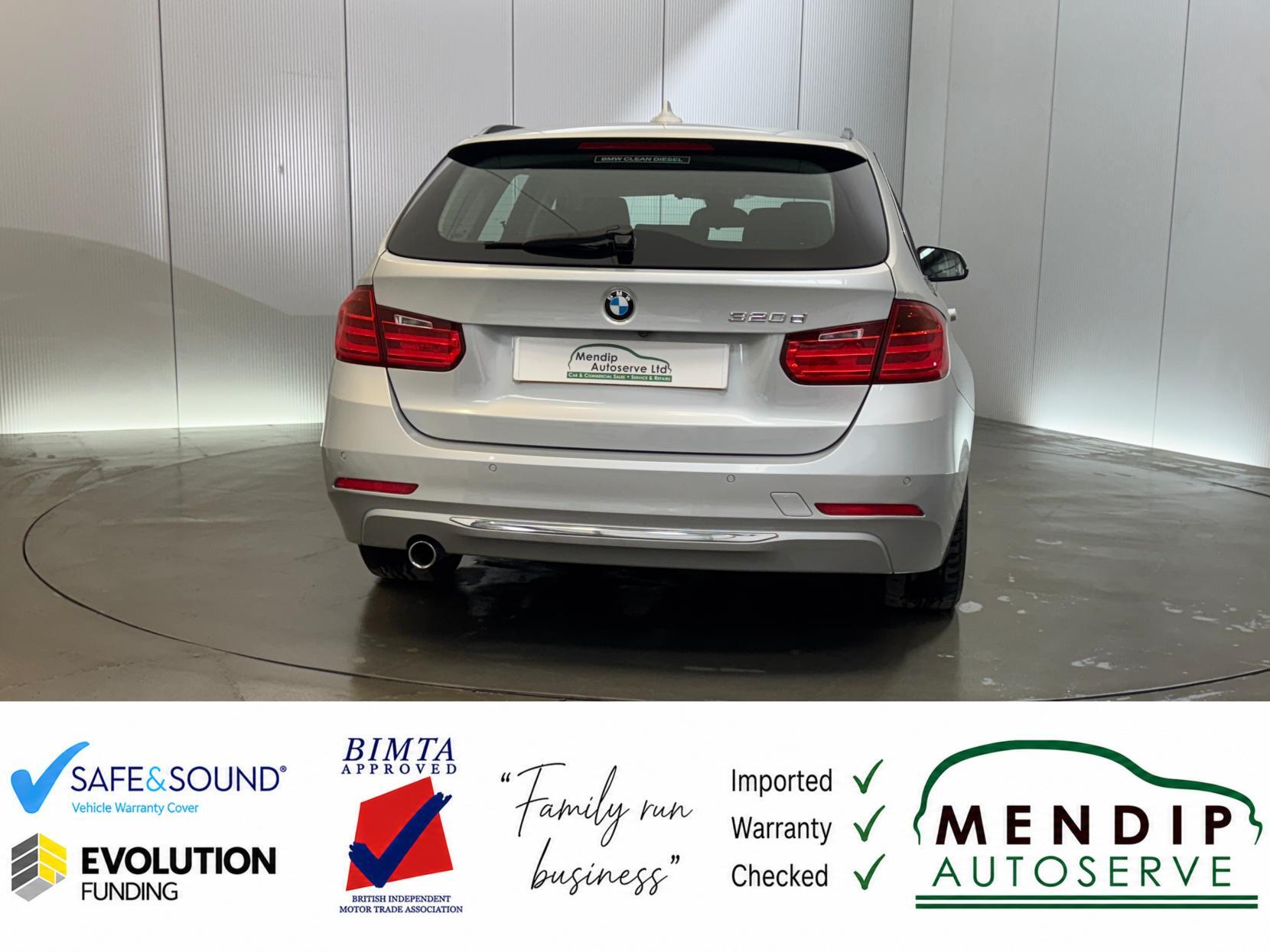 BMW 3 Series view 22