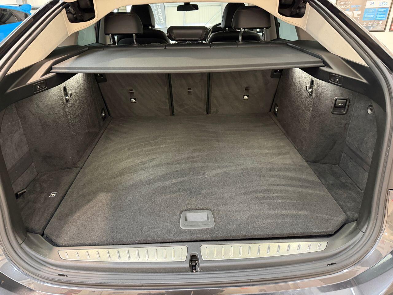 BMW 6 Series Gran Turismo view 35