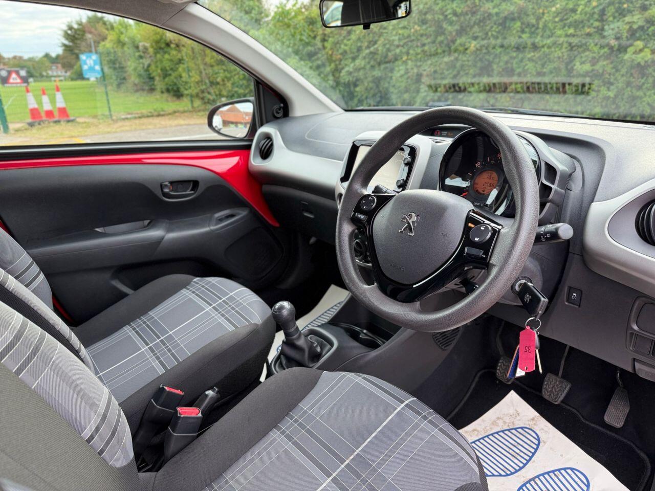 Peugeot 108 view 8