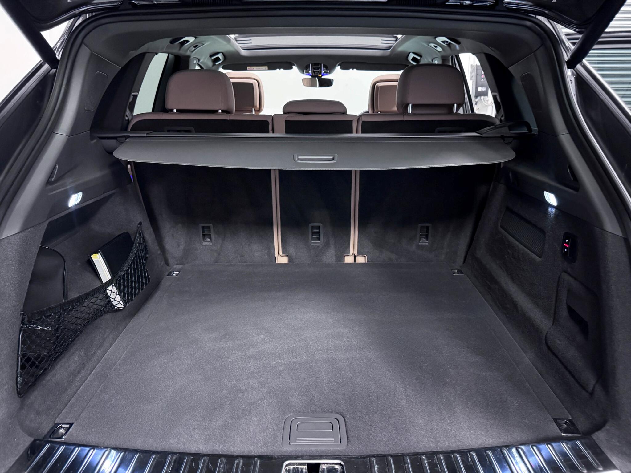 Porsche Cayenne view 13