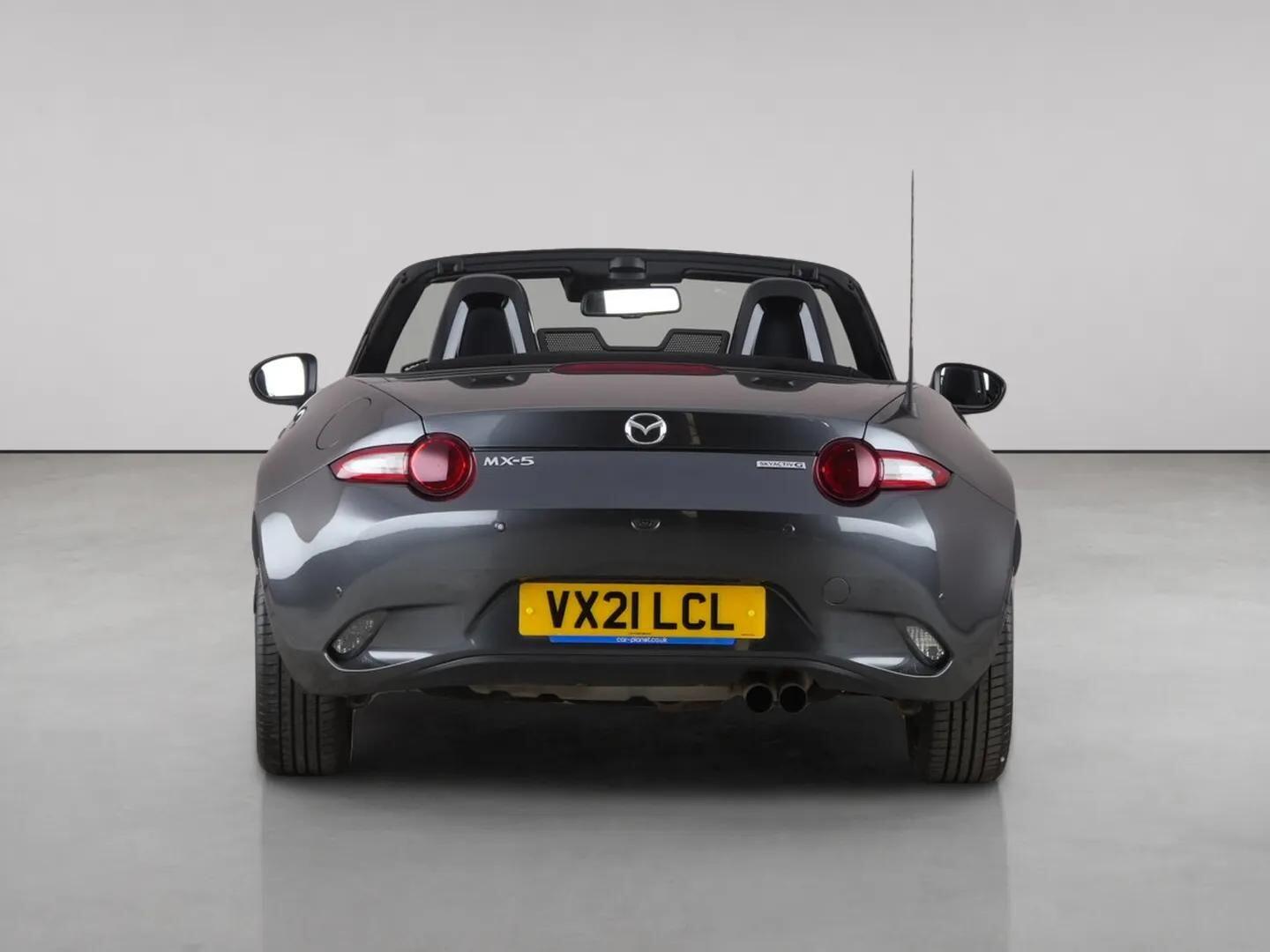 Mazda MX-5 view 6