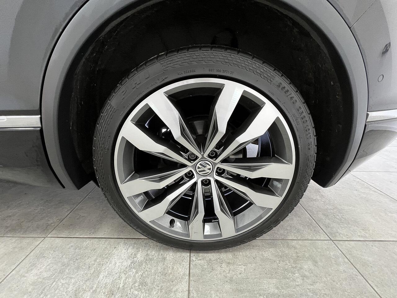 Volkswagen Tiguan view 21