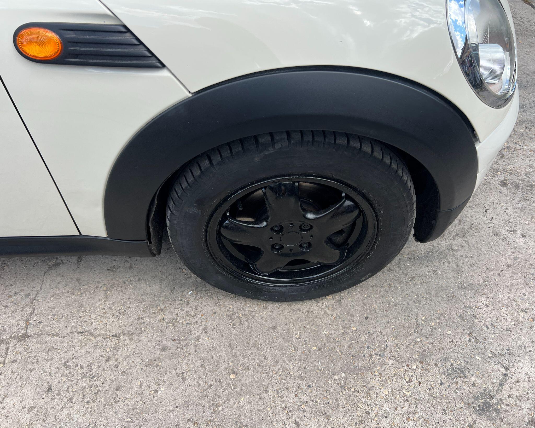 Mini Hatch view 29