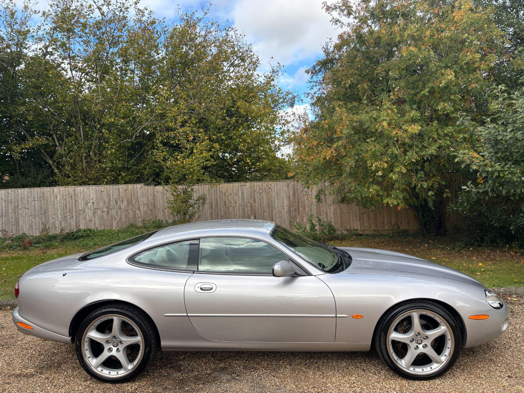 Jaguar XK8