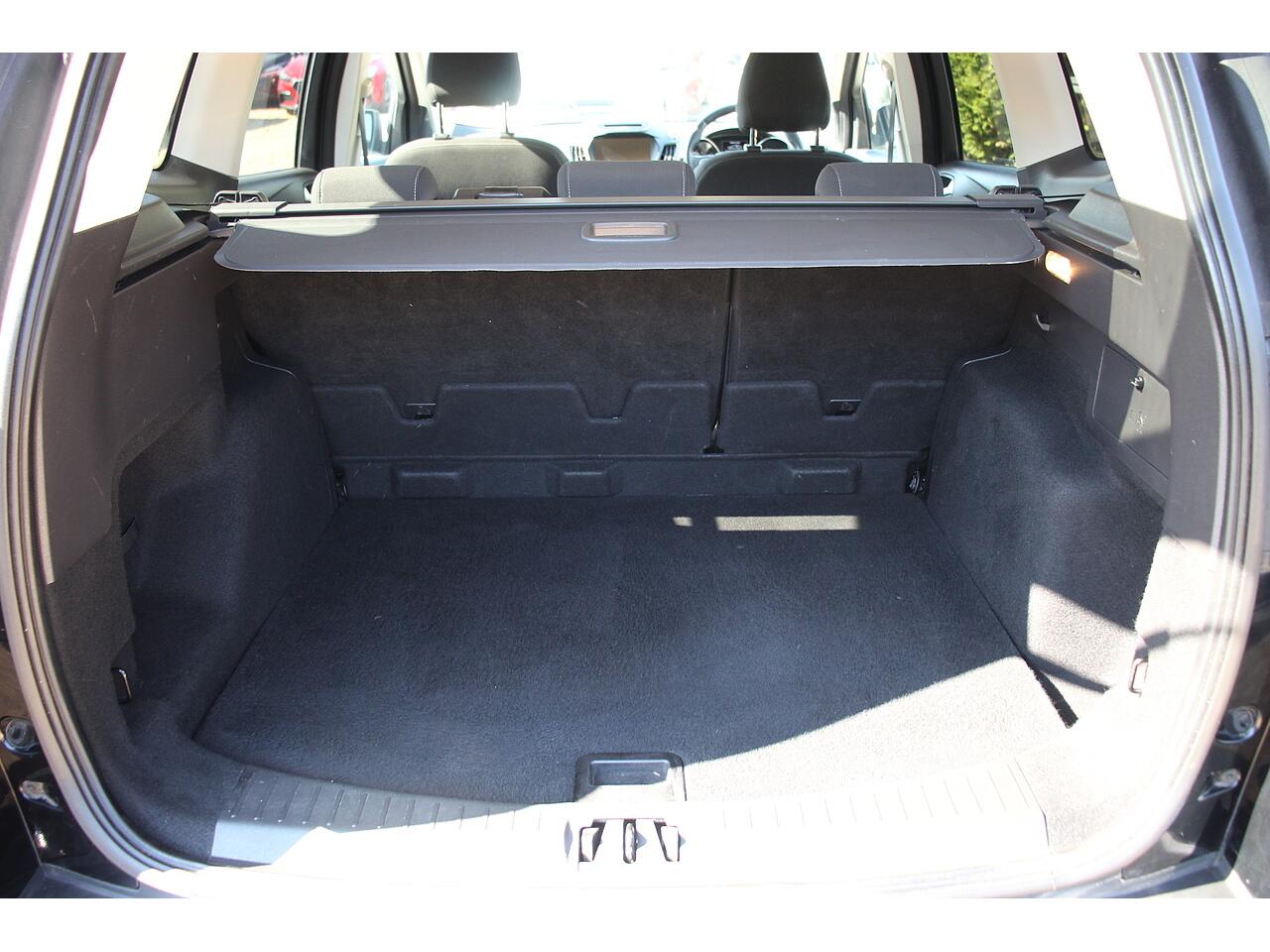 Ford Kuga view 31