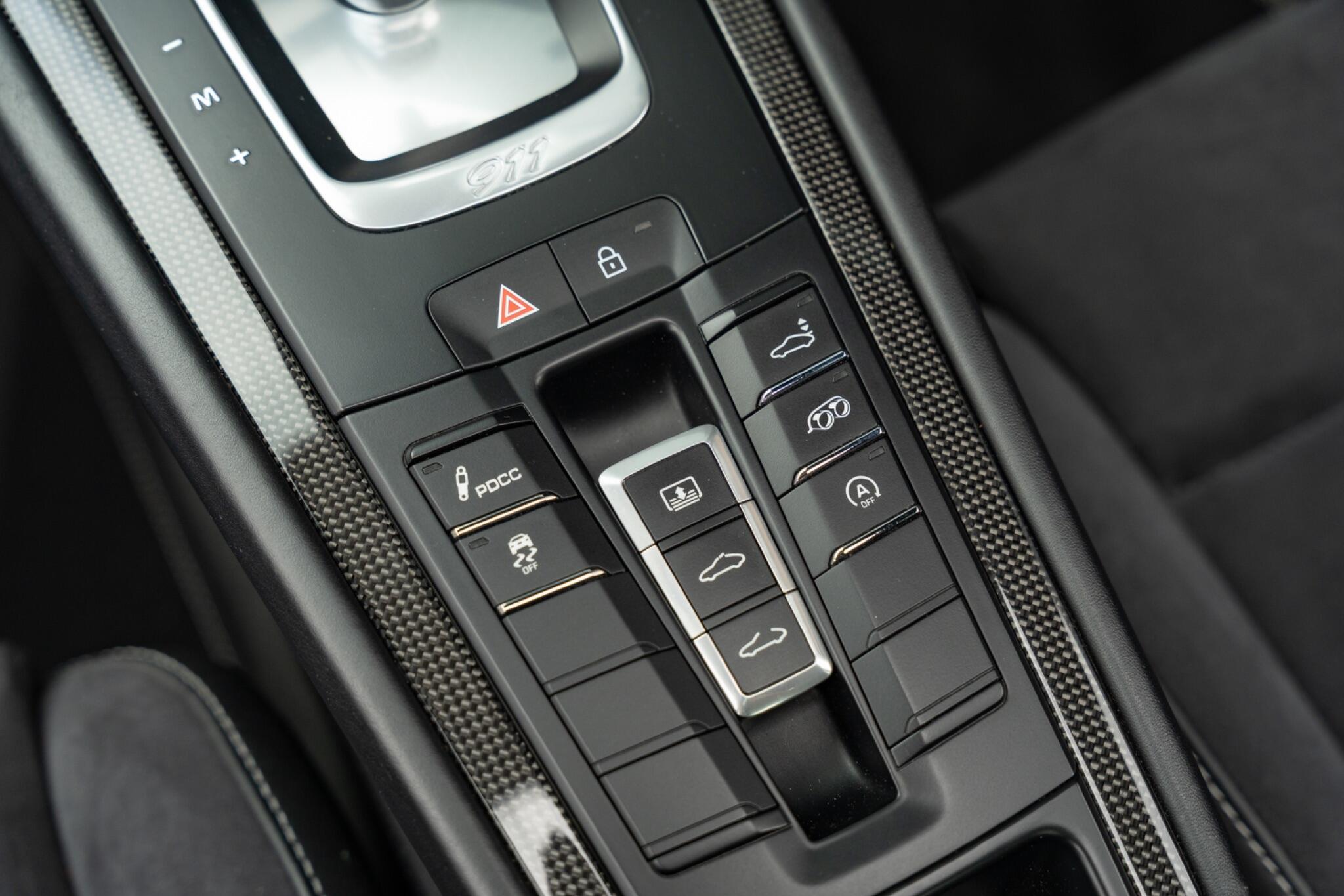 Porsche 911 view 10