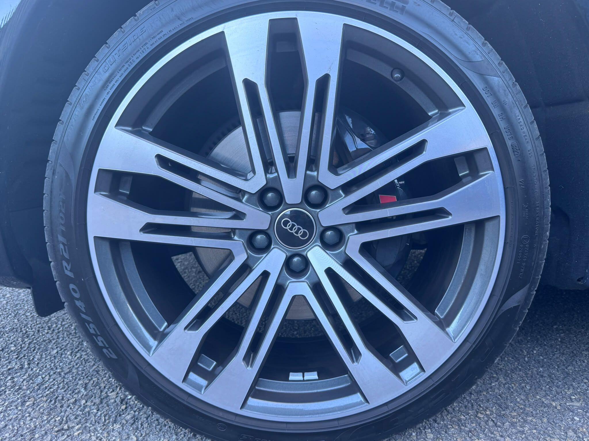 Audi SQ5 view 35
