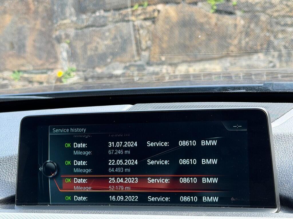 BMW 3 Series view 32
