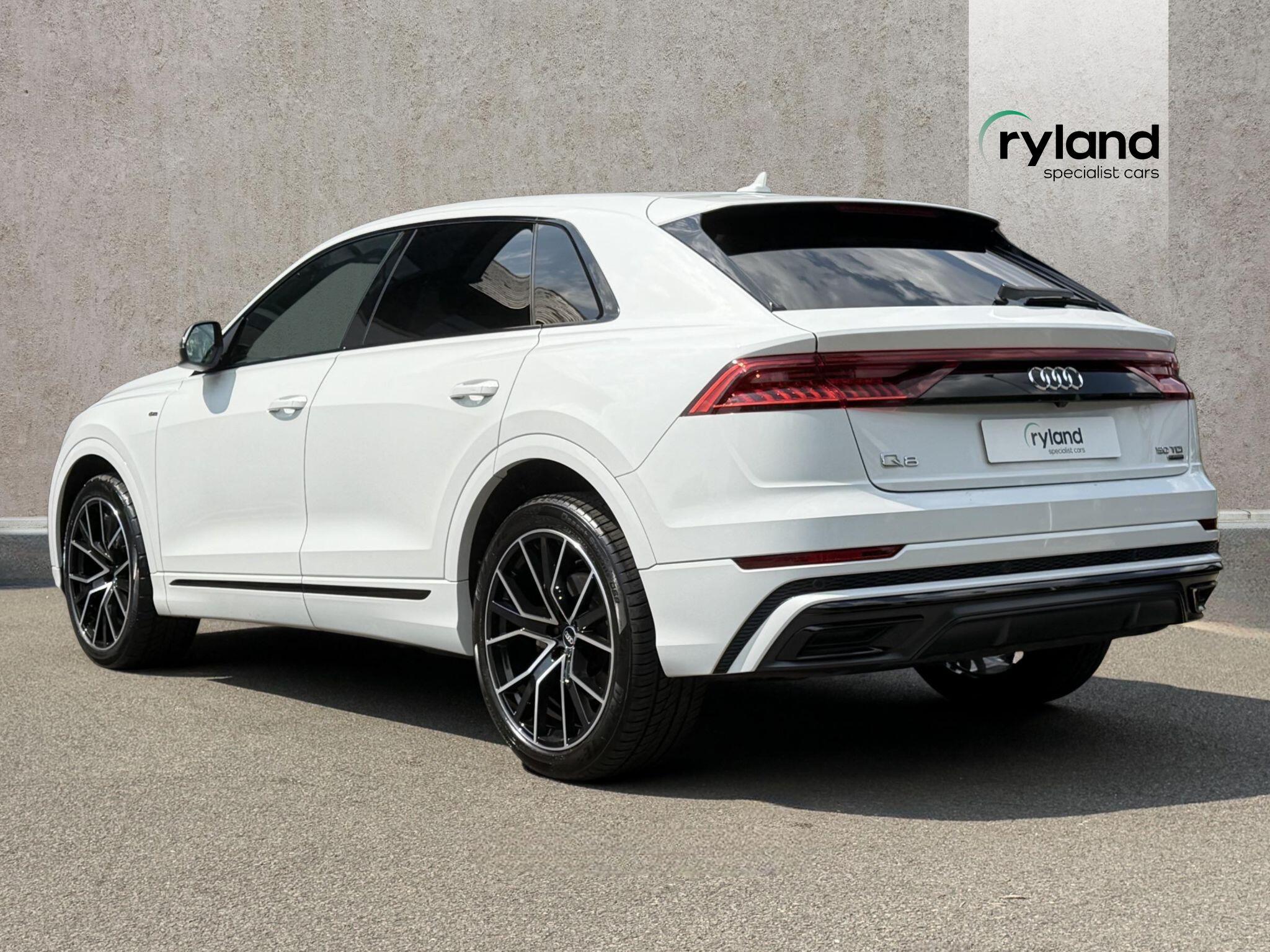 Audi Audi Q8 view 2
