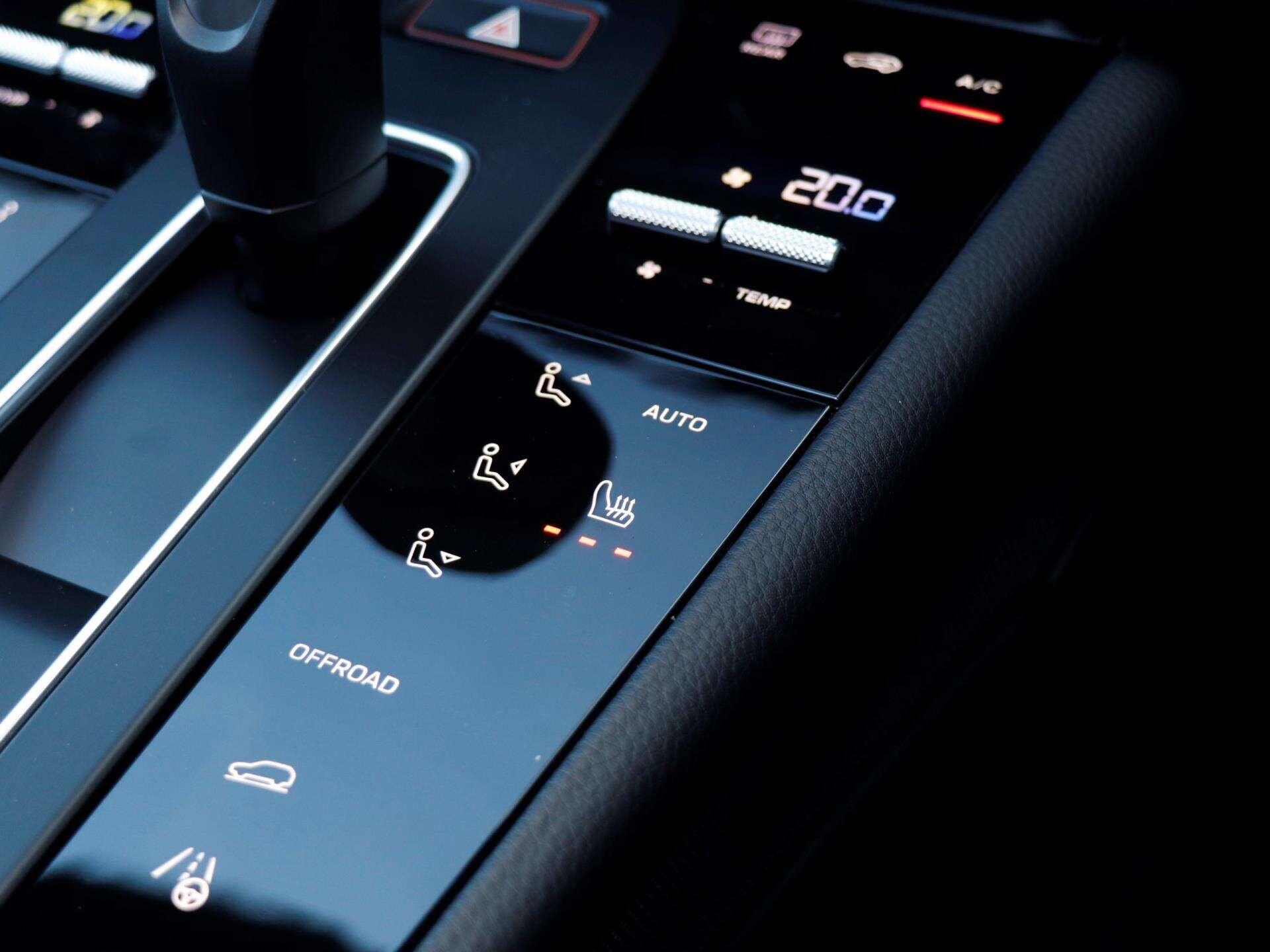 Porsche Macan view 19