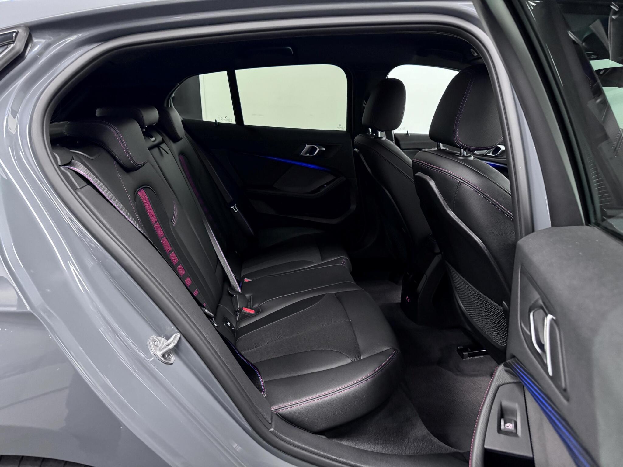 BMW 1 Series view 27