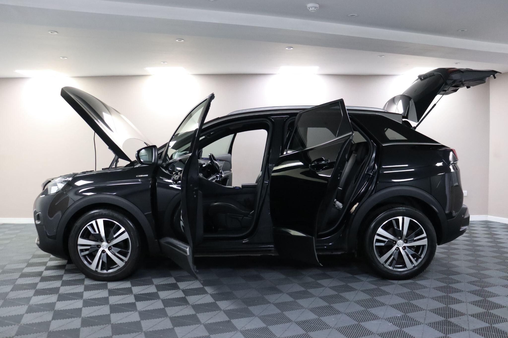 Peugeot 3008 view 6