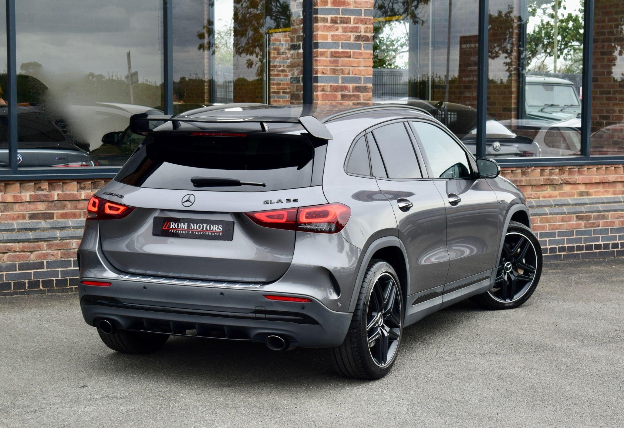 Mercedes-Benz GLA view 45