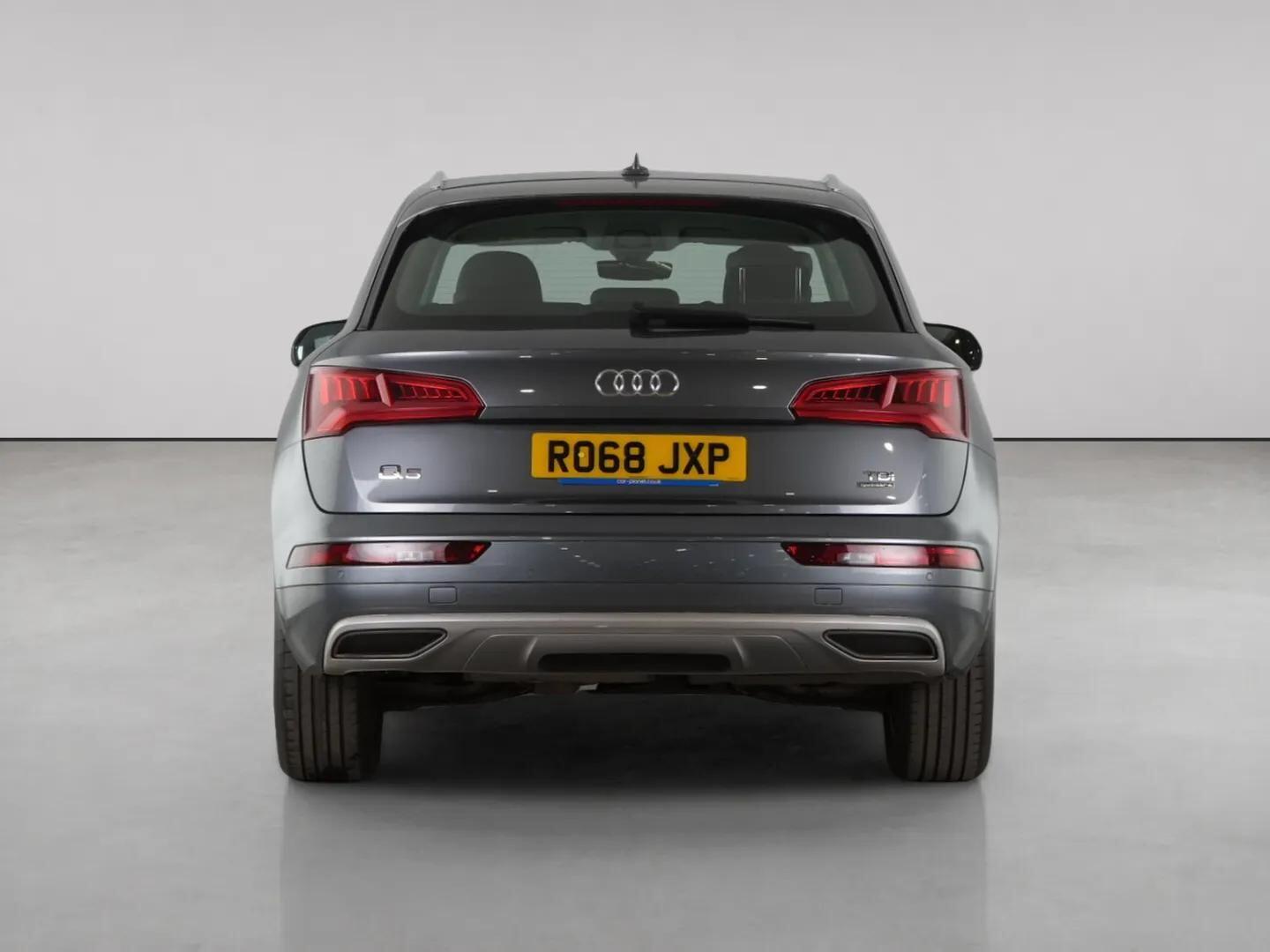Audi Q5 view 6