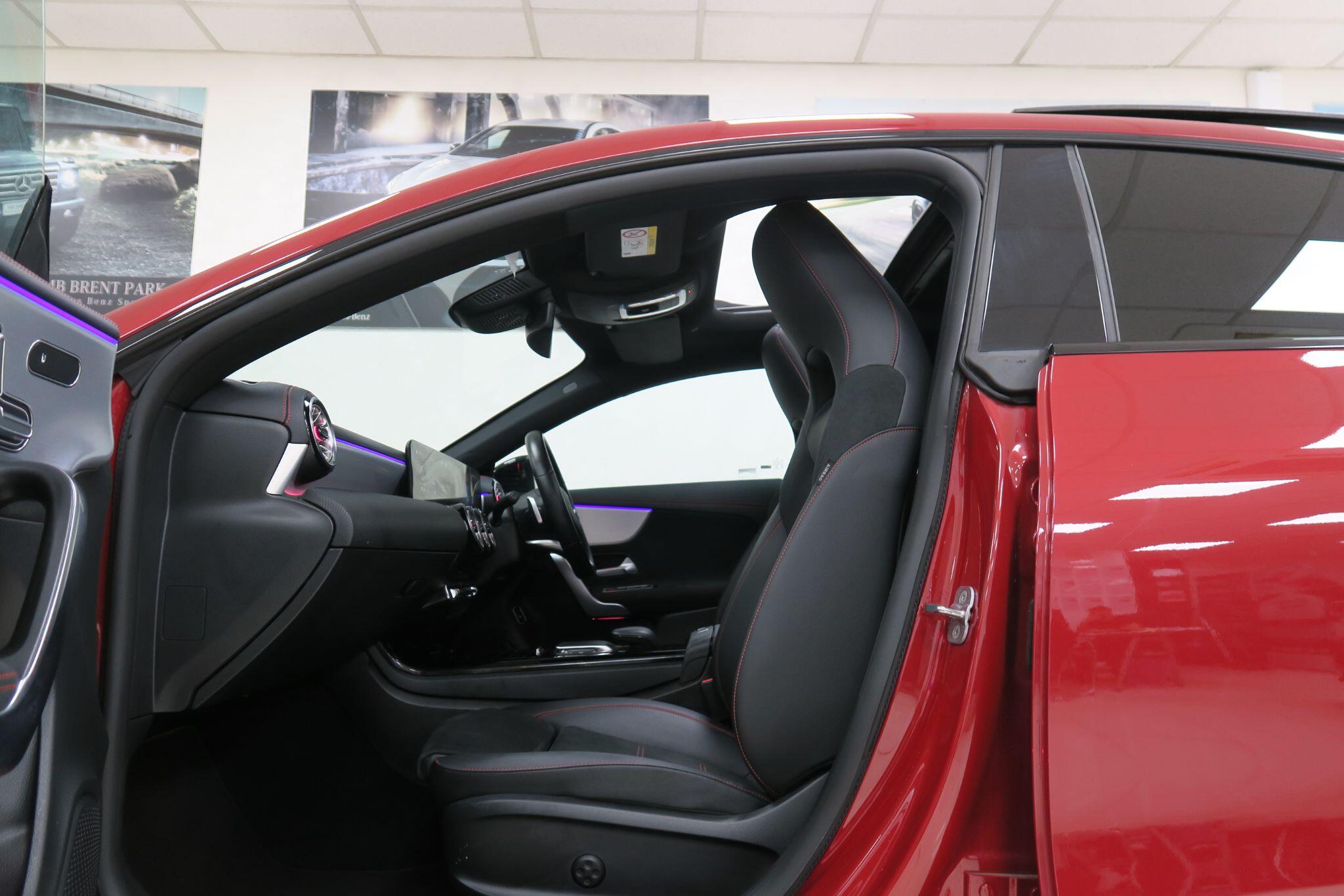 Mercedes-Benz Cla view 10