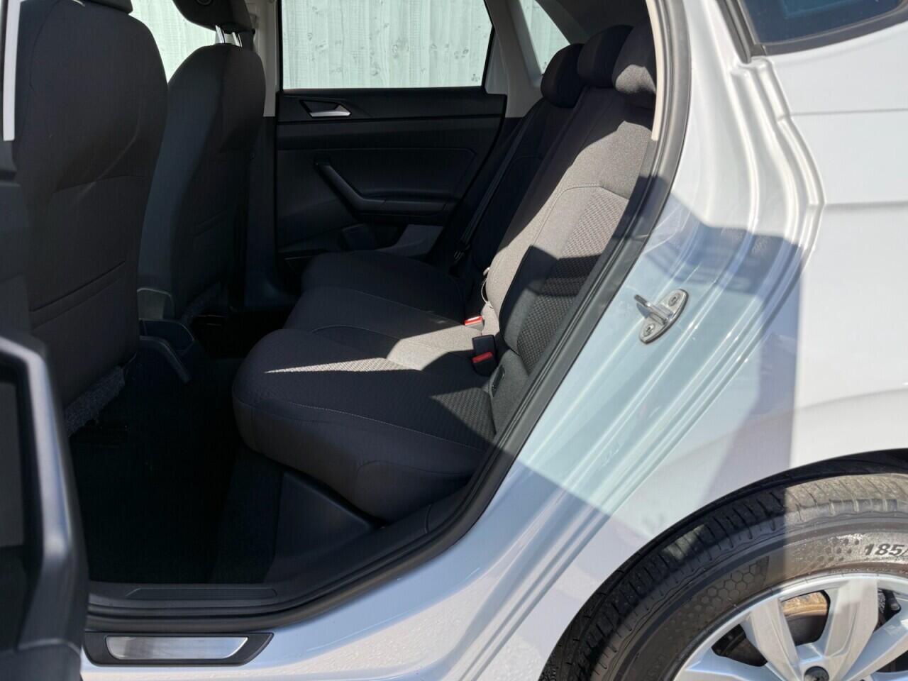 Volkswagen Polo view 3