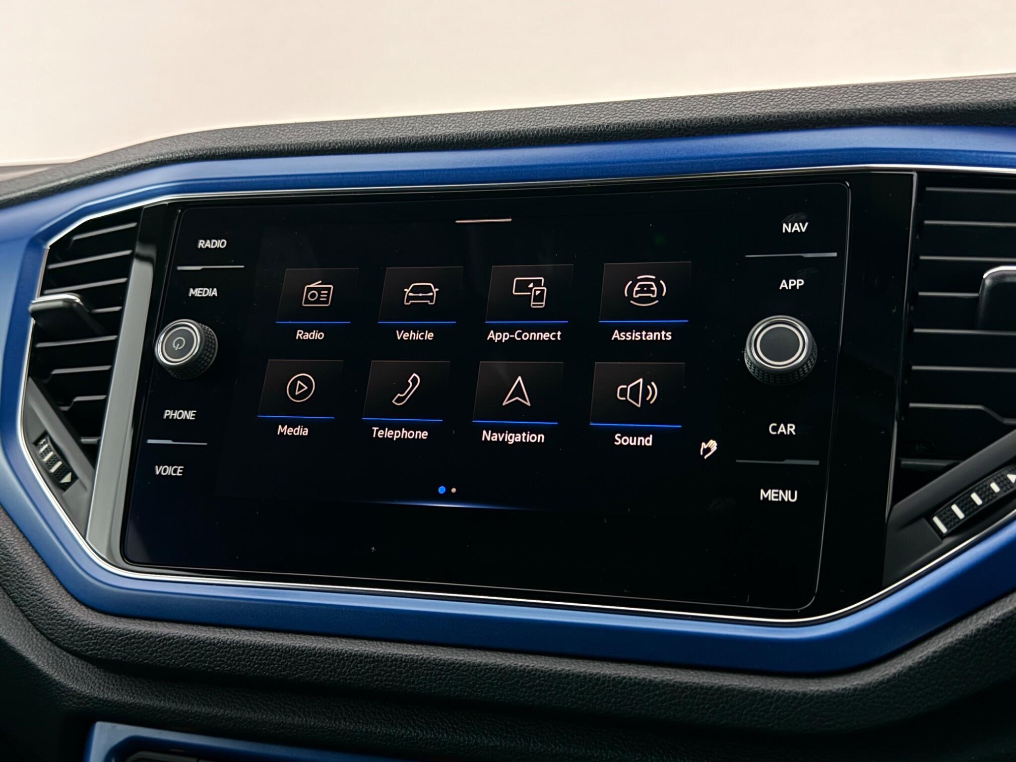Volkswagen T-Roc view 30