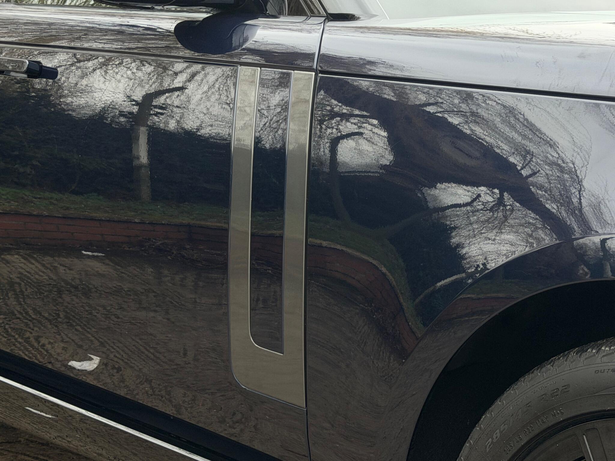 Land Rover Range Rover view 76