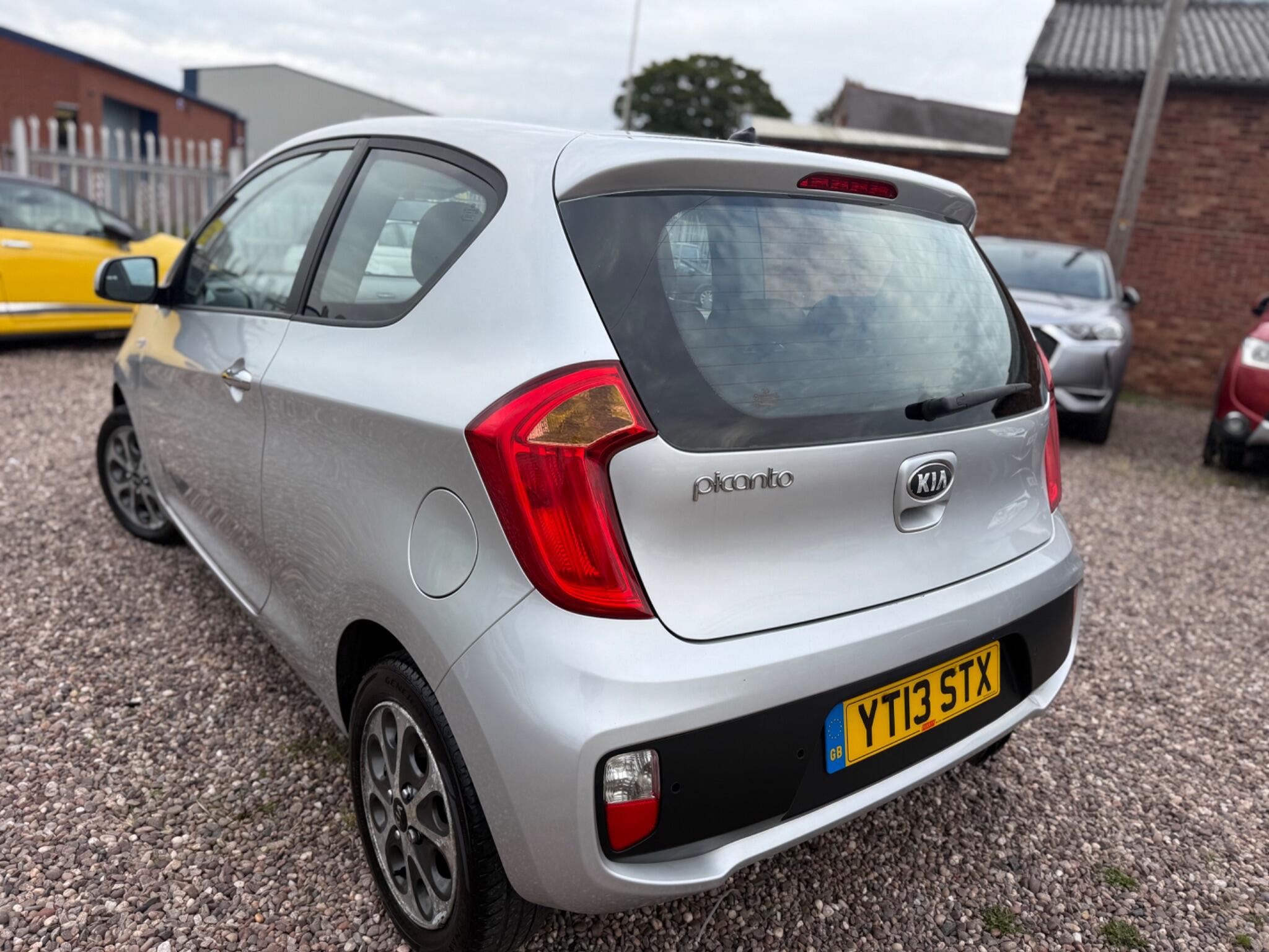 Kia Picanto view 12