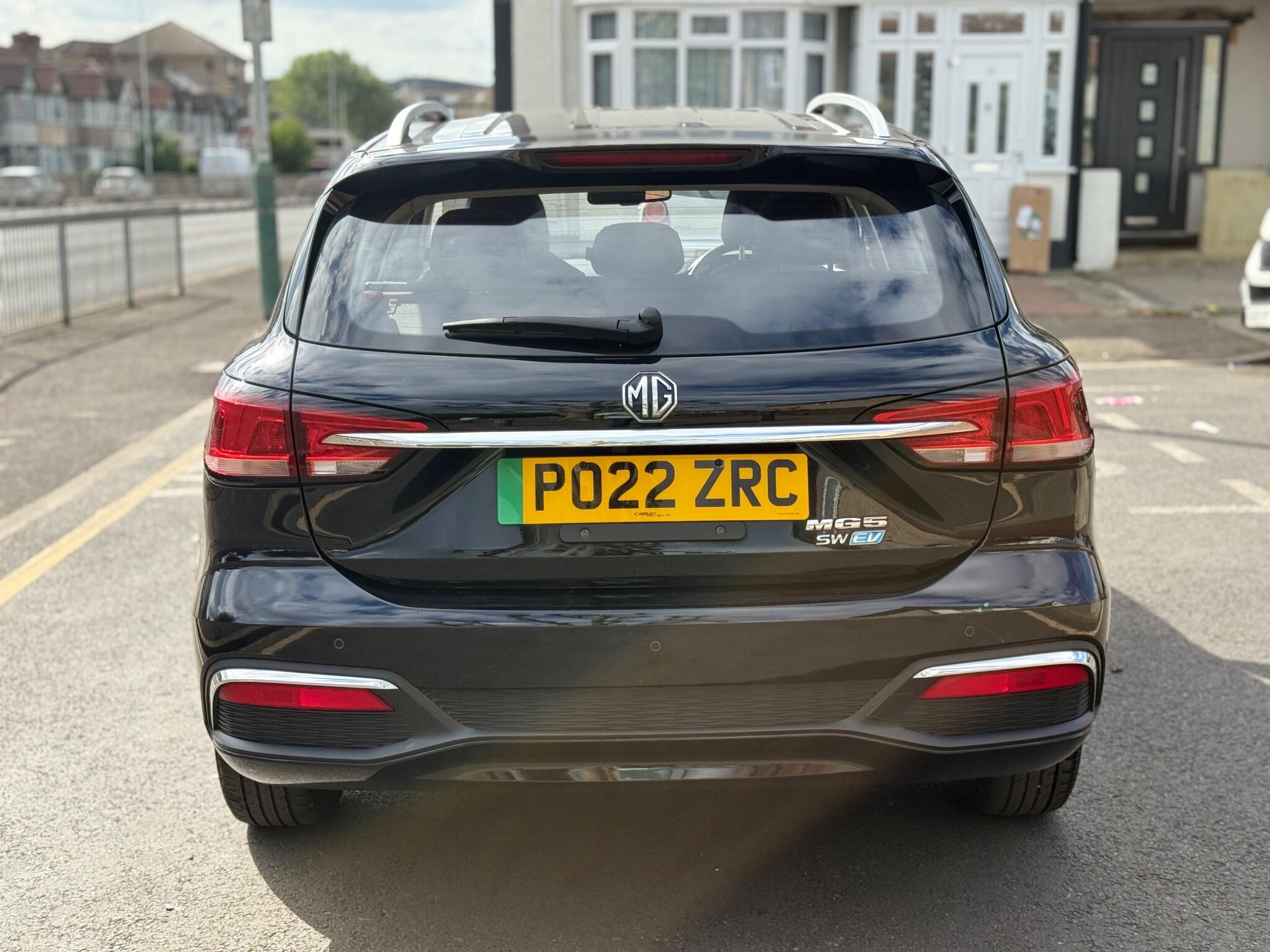 MG MG5 view 8
