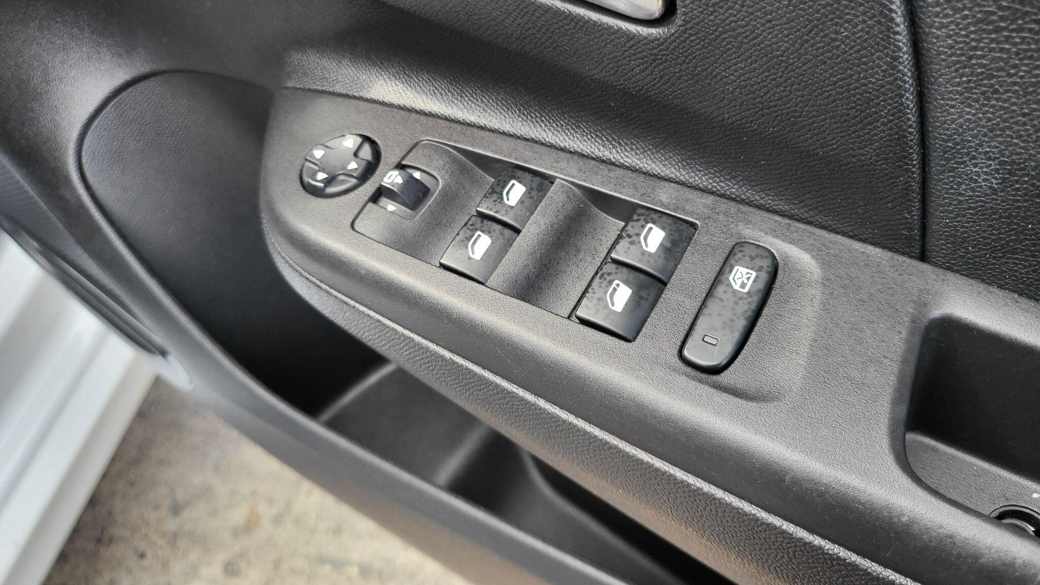 Vauxhall Corsa view 23