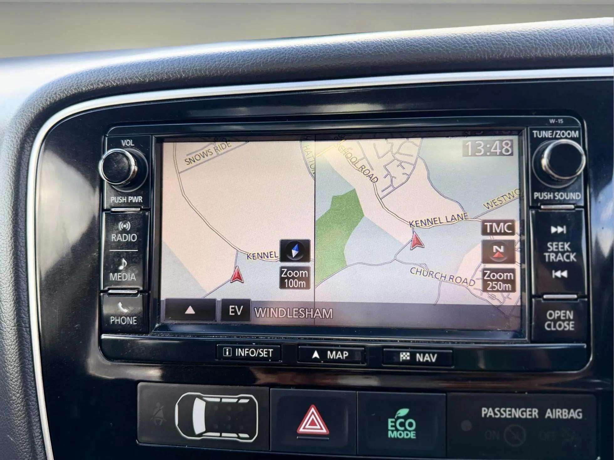 Mitsubishi Outlander view 8